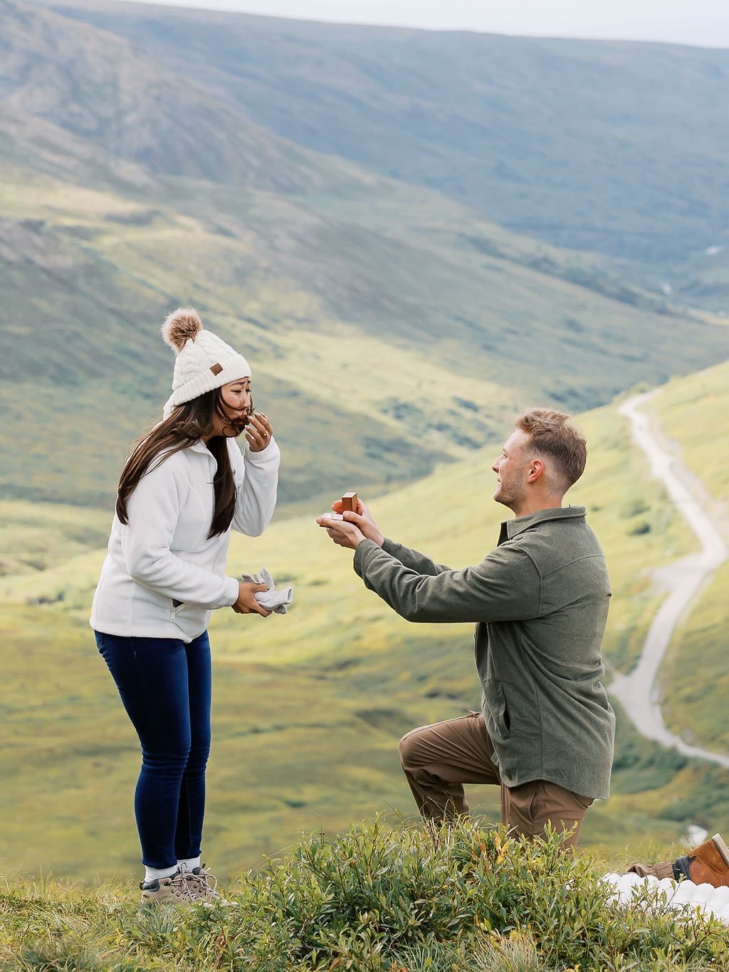 This surprise engagement was one for the books! Jonny contacted me months in advance to plan a beautiful proposal to Trish while they were visiting Alaska and I was so excited to be a part of their special day! 
Thank you to @north.and.wild for helpi