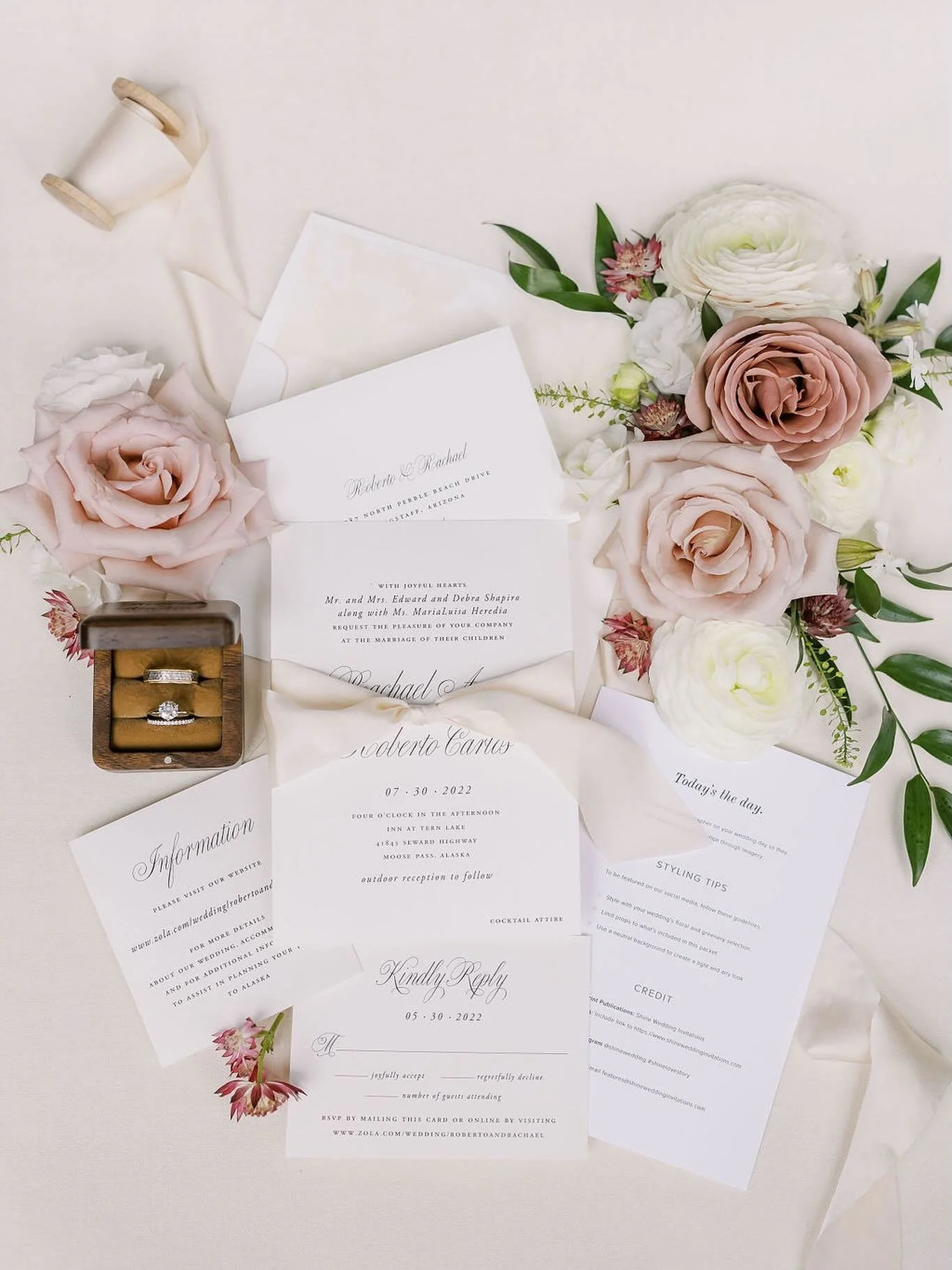 One of my favorite invitation suites from @rachaelanneshapiro wedding at @theinnatternlake and the beautiful florals from @lilyofthevalleyfloralco
.
.
.
.
.
#alaskaweddingphotographer #alaskawedding #alaskaweddingphotography #anchorageweddingphotogra