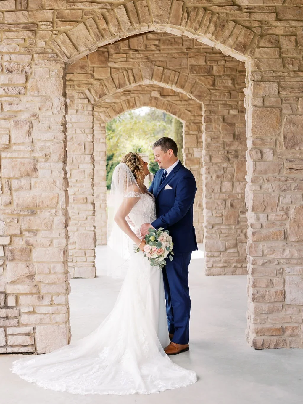 What an incredible day with Heidi + Brandon at @howe_farms celebrating their love with family and friends from near and far. 
I was so honored to be a part of this amazing couple&rsquo;s day surrounded by the most incredible people. 

Tennessee Weddi
