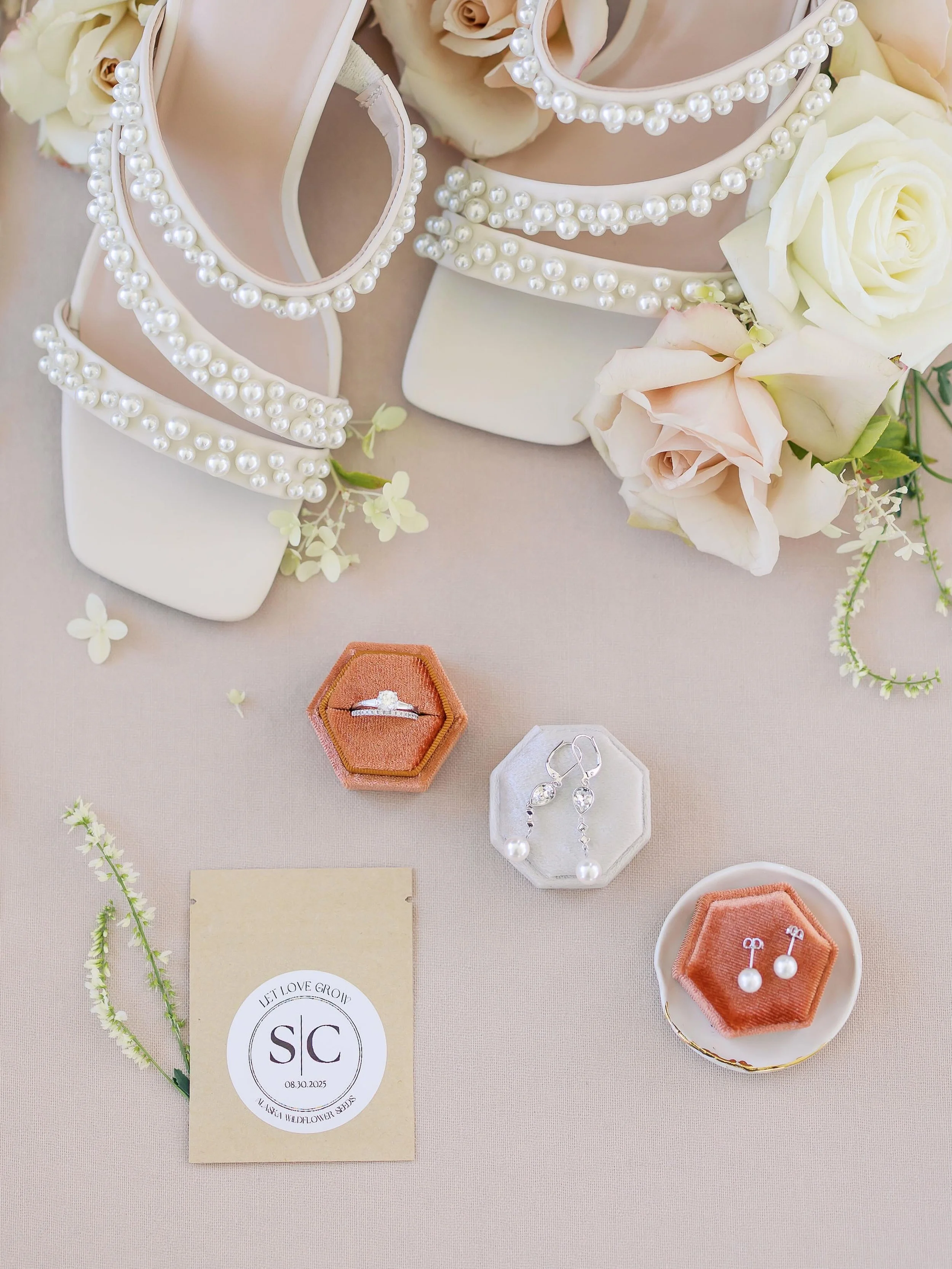 The sweetest details from C+ S&rsquo;s wedding at @veil.and.vine 
.
.
.
.
.
#alaskaweddingphotographer #alaskawedding #alaskaphotographer #wasillaphotographer