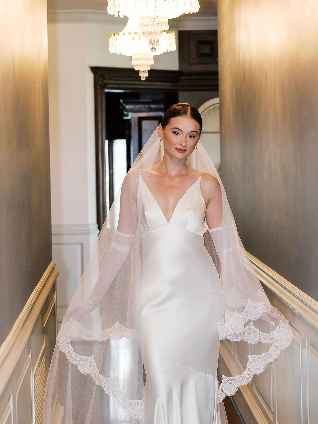 A moment for this incredible veil that Anya chose for her wedding day. 
Brides are you team veil or no veil?
.
.
.
.
.
#alaskaweddingphotographer #alaskawedding #alaskabride #tampaweddingphotographer