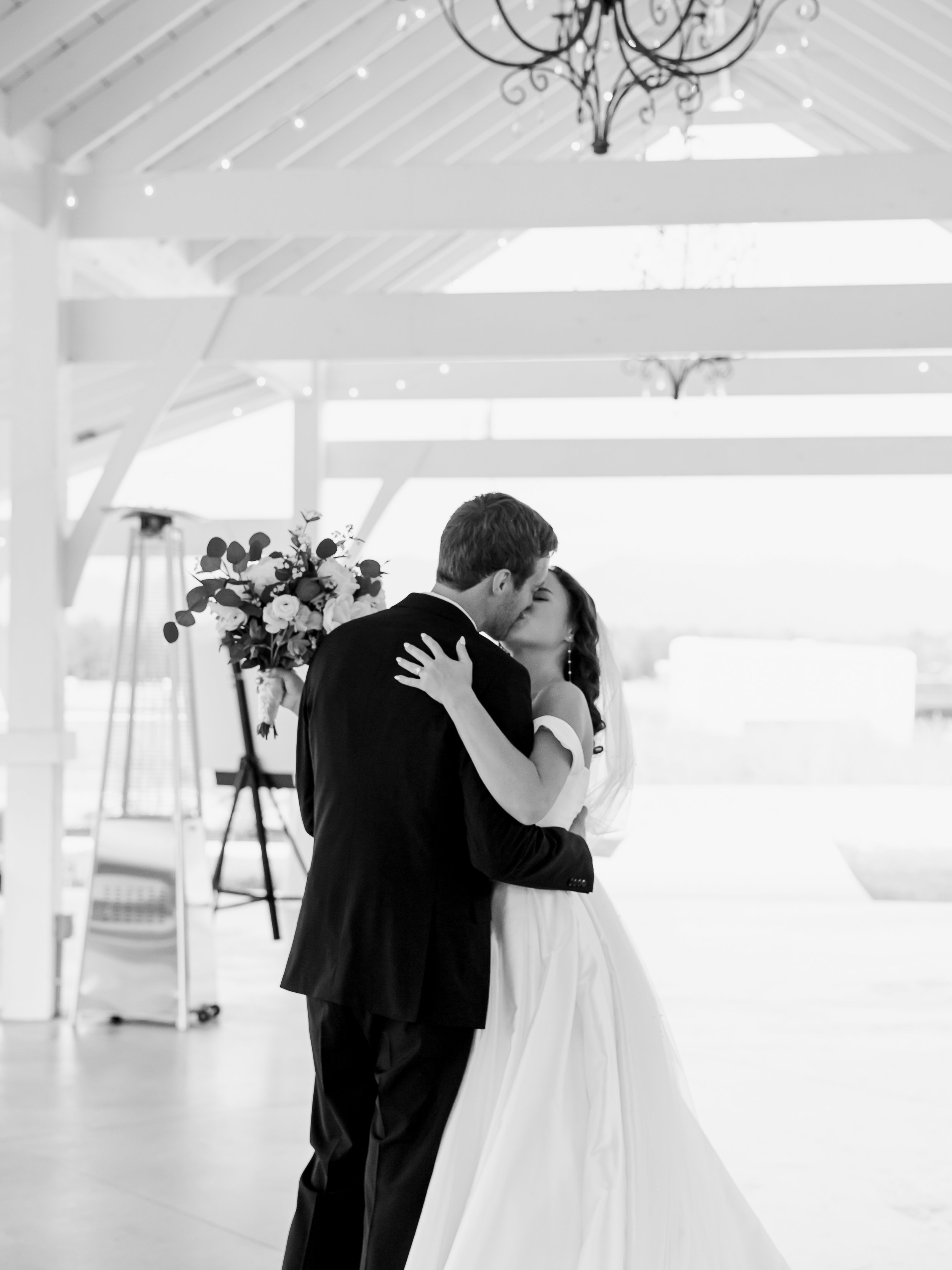 AlaskaWedding-Vine&VeilPalmer-RachelTweggsPhotography-447.jpg