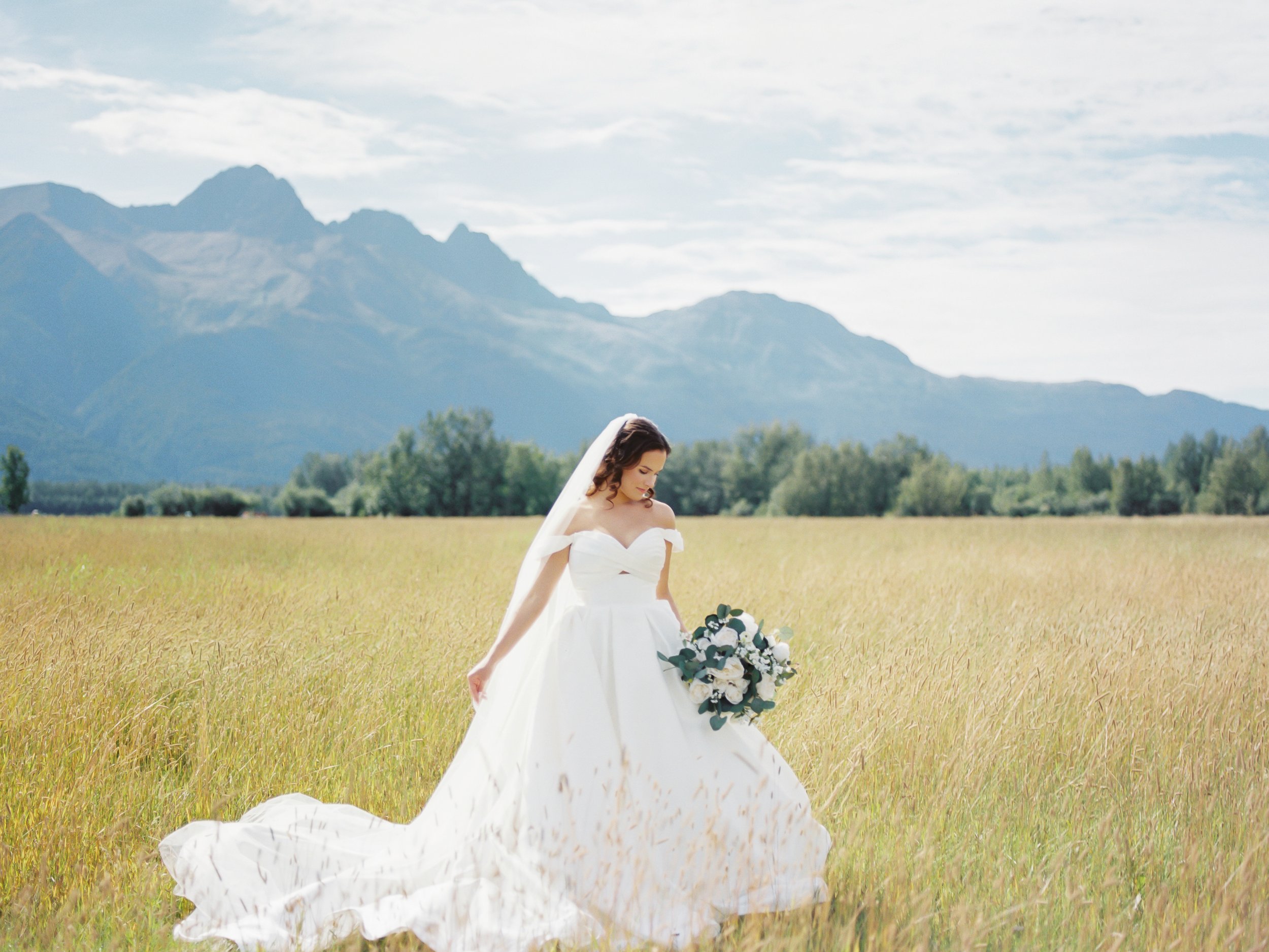 AlaskaWedding-Vine&VeilPalmer-RachelTweggsPhotography-134.jpg