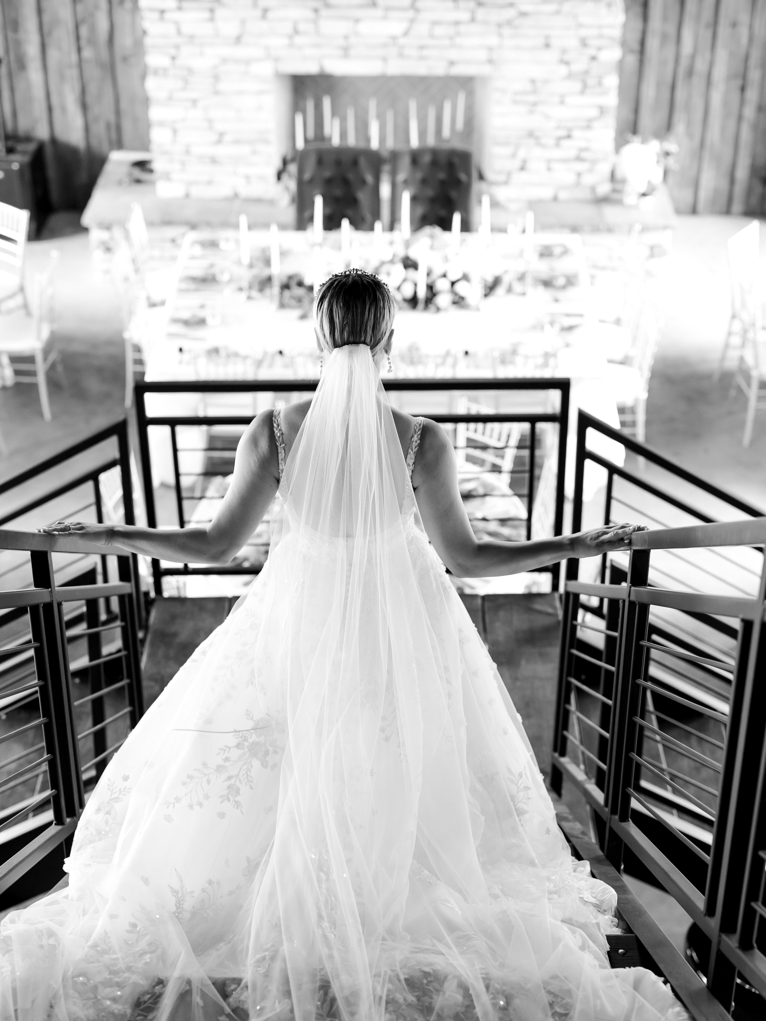 ElegantWedding-LoneMooseLodge-SoldotnaAlaska-RachelTweggsPhotography-141.jpg