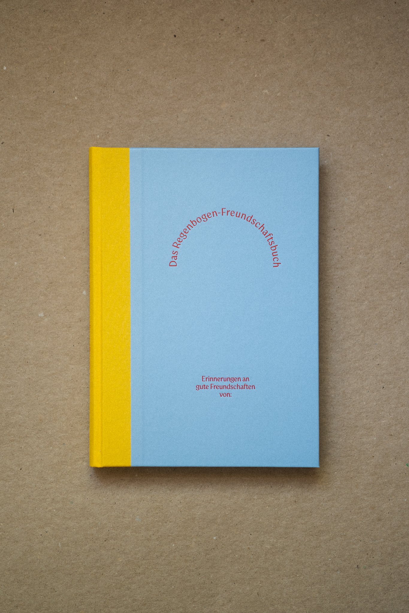 20260429_Regenbogenfreundschaftsbuch.jpg