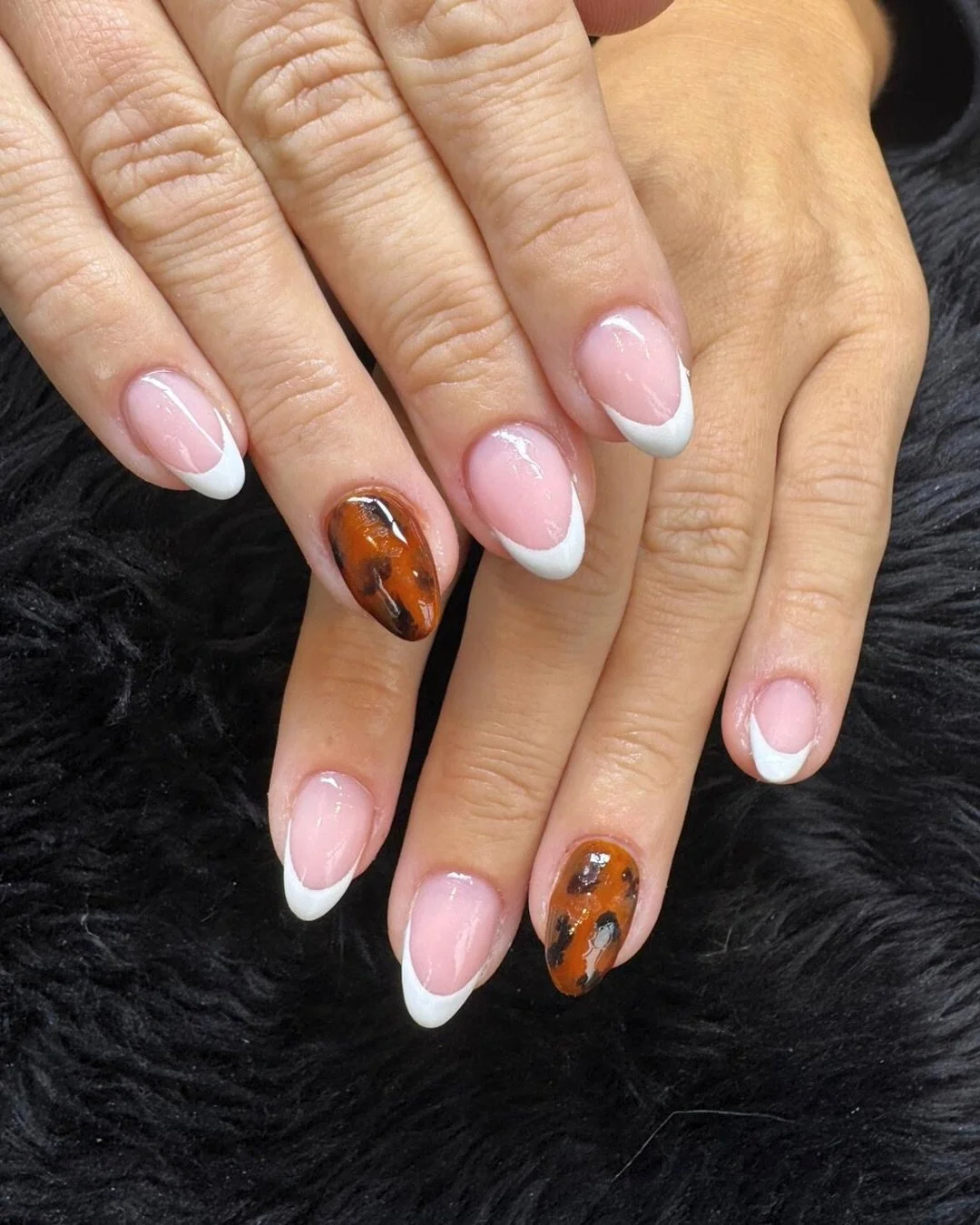 A classic with a twist 🤎 We&rsquo;re loving this fresh French set with tortoiseshell accents on the ring fingers. It keeps that clean, polished look while adding a little extra detail that feels unique without being over the top.

#beautysaloncornwa