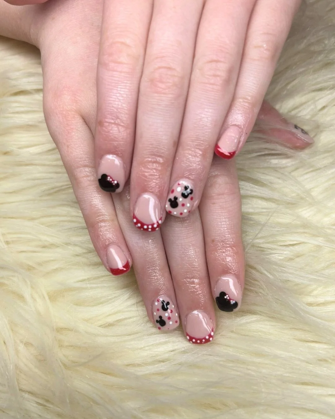 Disney-inspired details with a clean, modern finish ✨ Proof that themed nails can still feel stylish and subtle.

Nails by @paige_generationsbeautynails using @homeofnailart 

#nailscornwall #nailsaloncornwall #nailtechcornwall  #beautysaloncornwall 