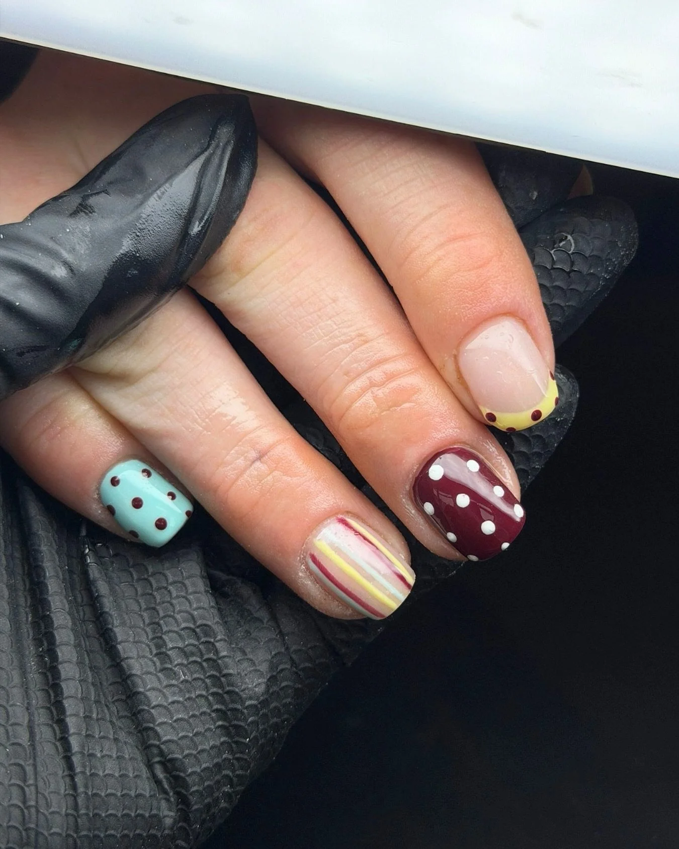 Team spot or team stripe?

If in doubt, have both!

Nails by @rosie_generationsbeautynails 
Products used @homeofnailart 

#nailscornwall #nailsaloncornwal  #beautysaloncornwall #honanails #hemafree