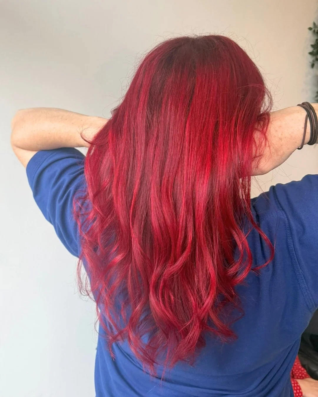 Rouge ❤️
We&rsquo;ll always love a blonde balayage, but there&rsquo;s something really refreshing about a bold colour request and a completely different vibe every now and then.

Hair by @paigelittlehair 

#hairsaloncornwall #newquayhair #beautysalon