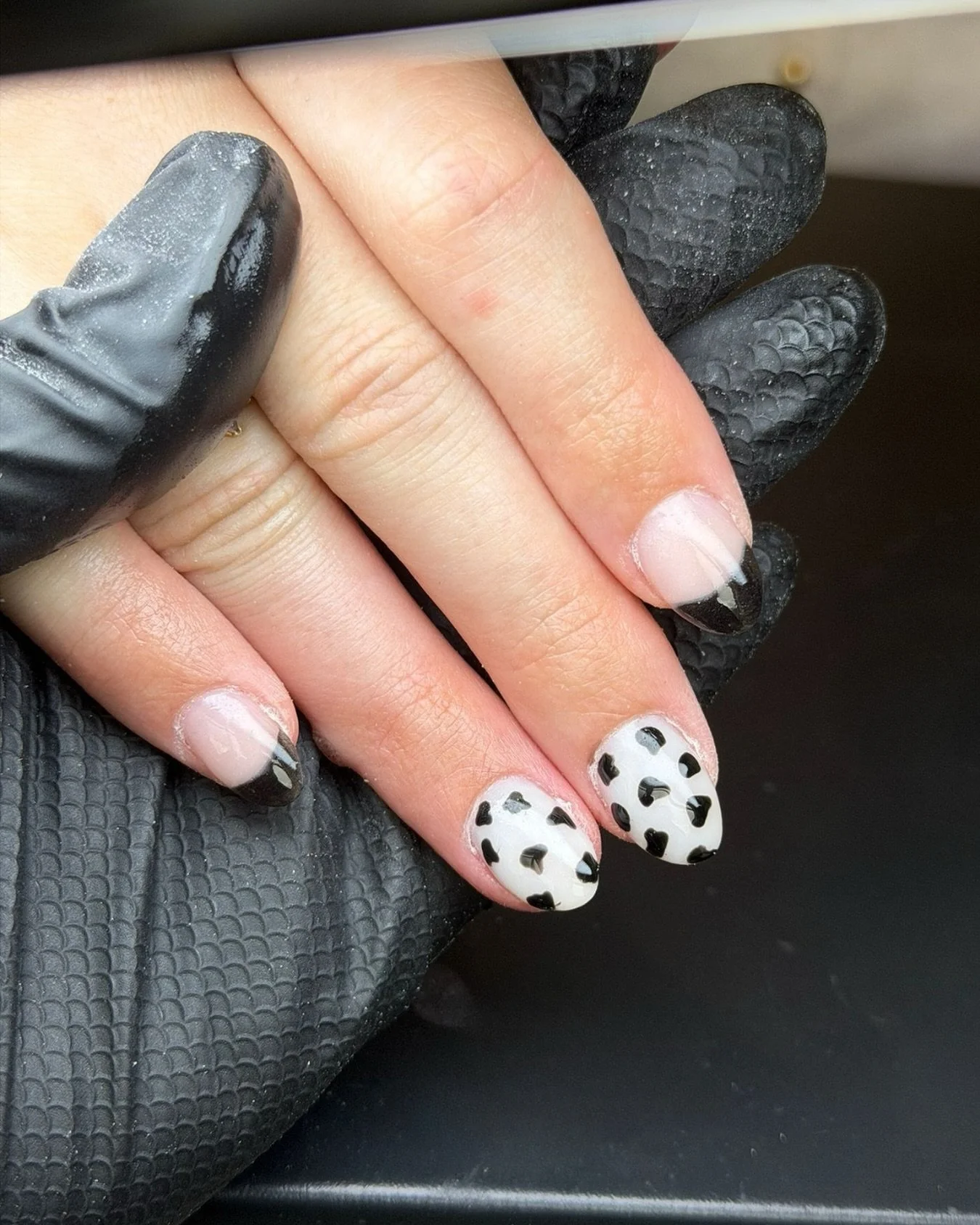 Keeping it monochrome with glossy black french tips and subtle heart details 🖤

Nails by @rosie_generationsbeautynails 
Products used @homeofnailart 

#nailscornwall #nailsaloncornwal  #beautysaloncornwall #honanails #hemafree