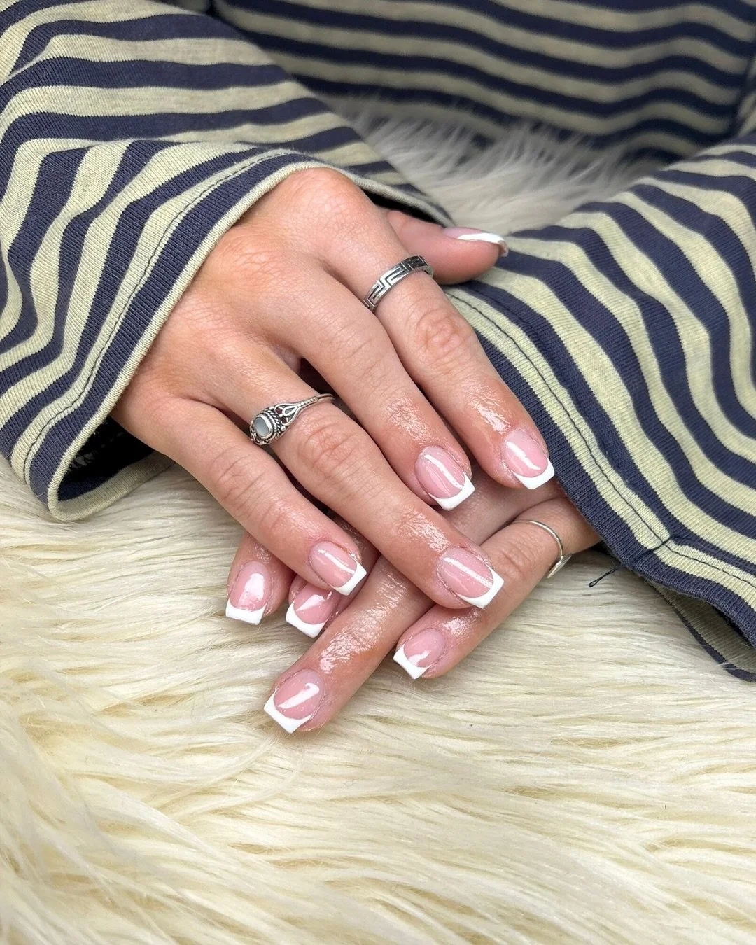 Sometimes you just cant beat a classic french tip 🤍

Products used @homeofnailart 

#nailscornwall #nailsaloncornwal #beautysaloncornwall #honanails #hemafree