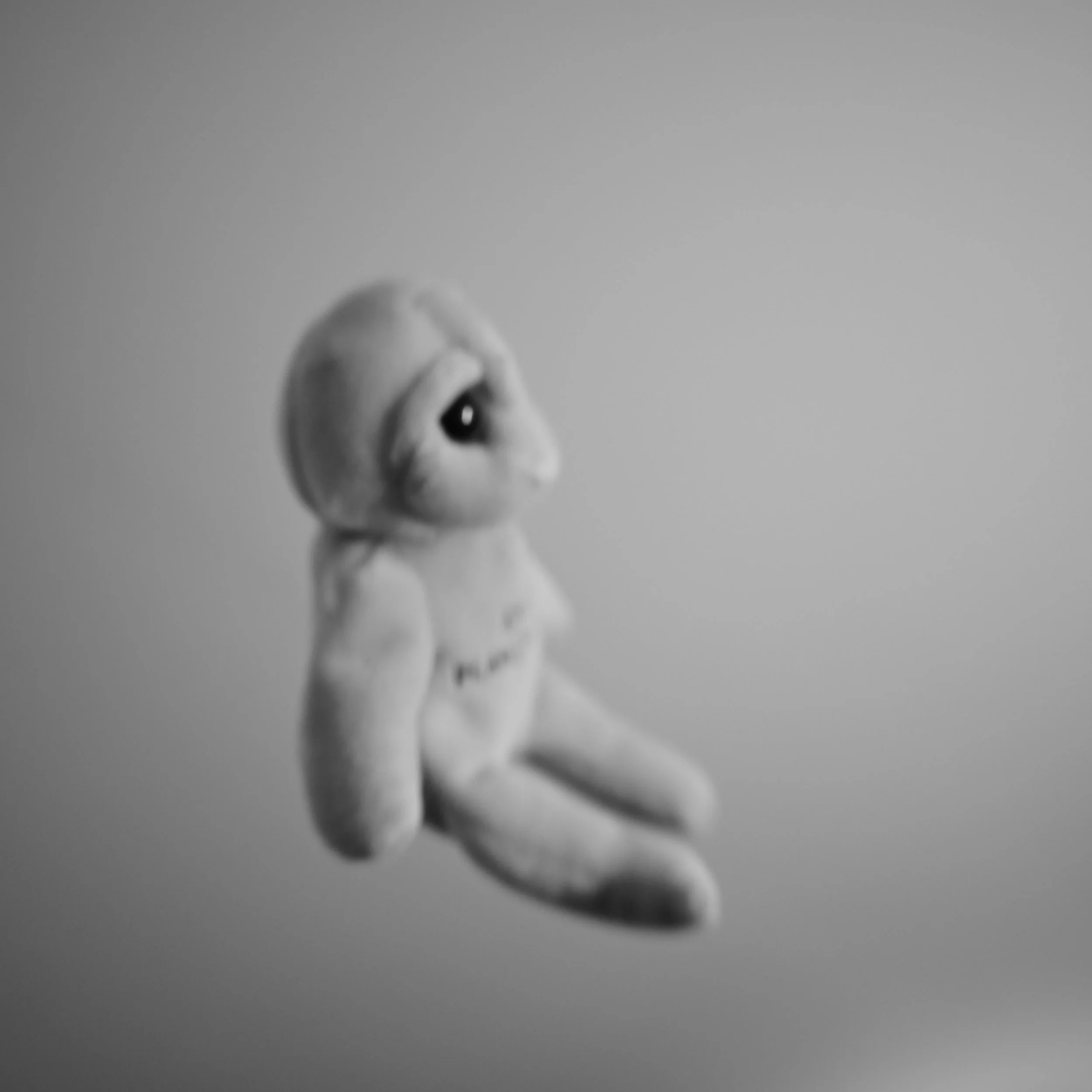 20251010_ABH_0909_Seth Studio Alien Vintage Lens BW Square.JPG