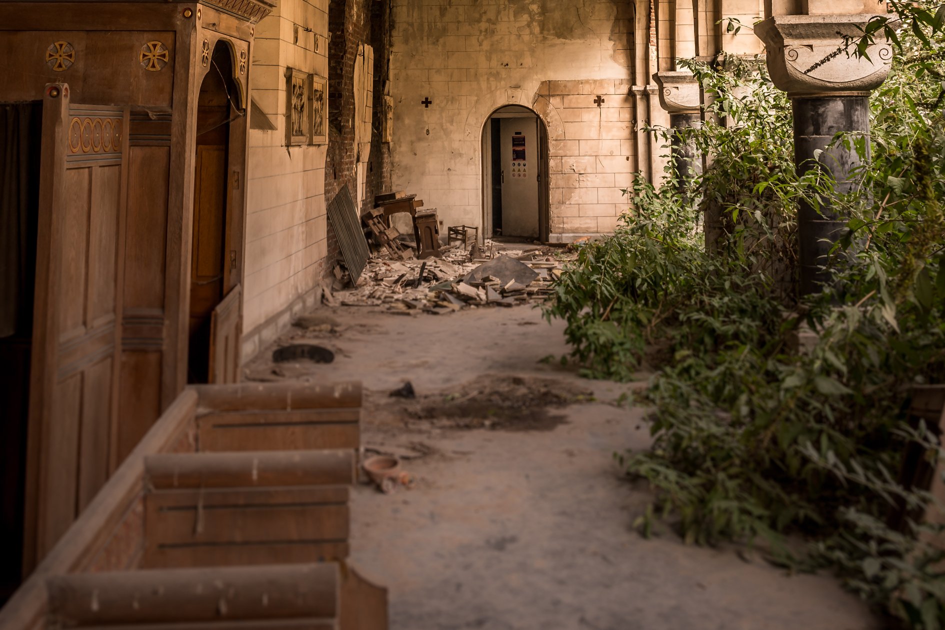 Urbex43C.jpg