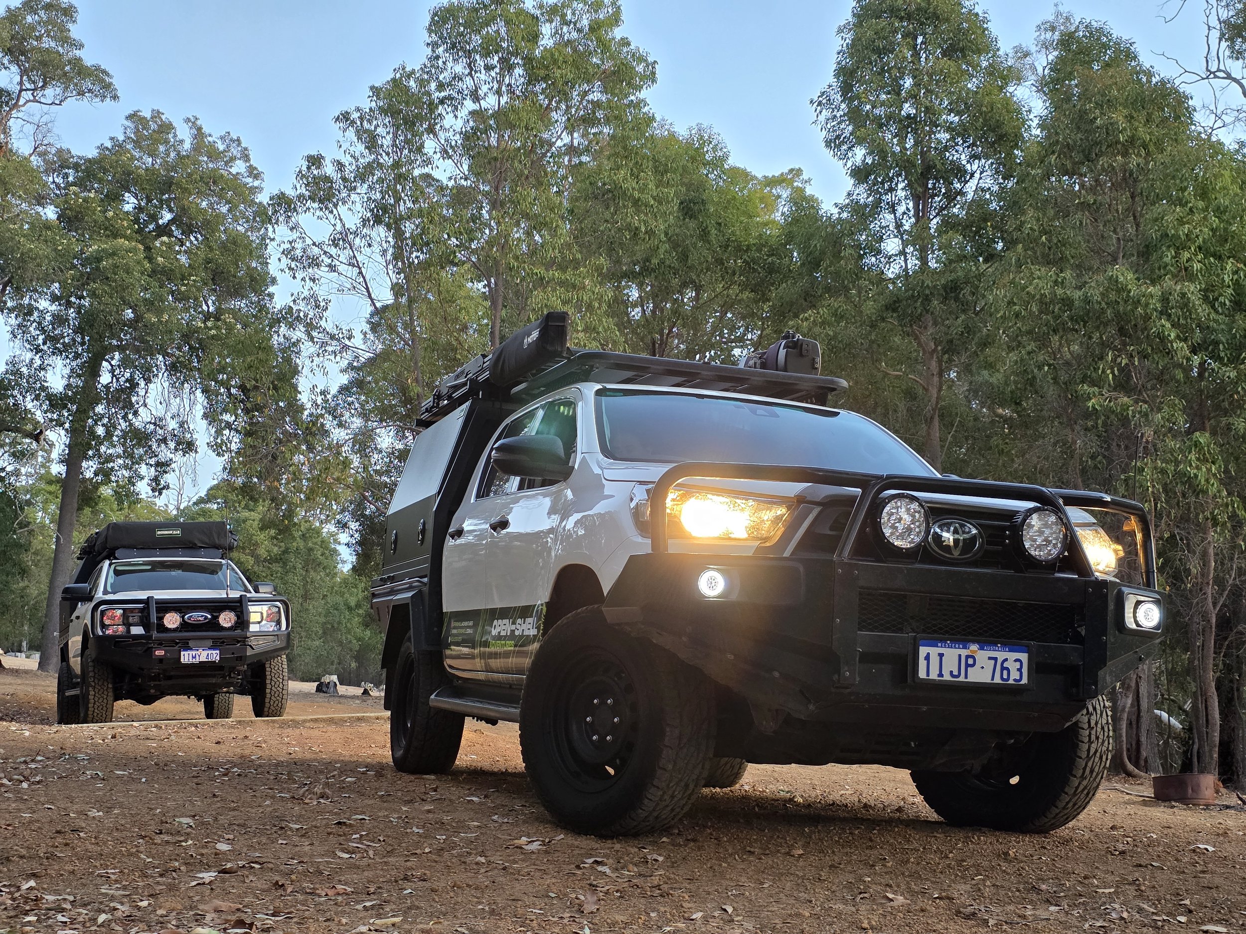 Rooftop tent opened under the stars on a rugged Western Australia track — showcasing the comfort and capability of Open Shell’s 4WD rental fleet.