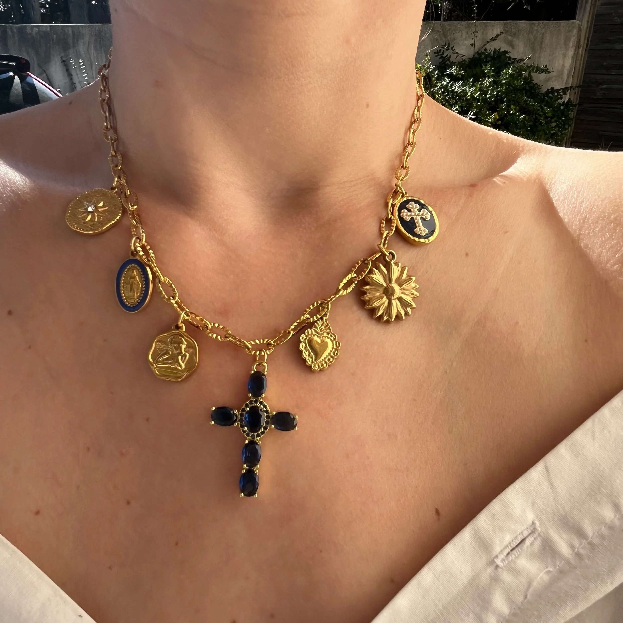 Collier Sush (croix bleu)