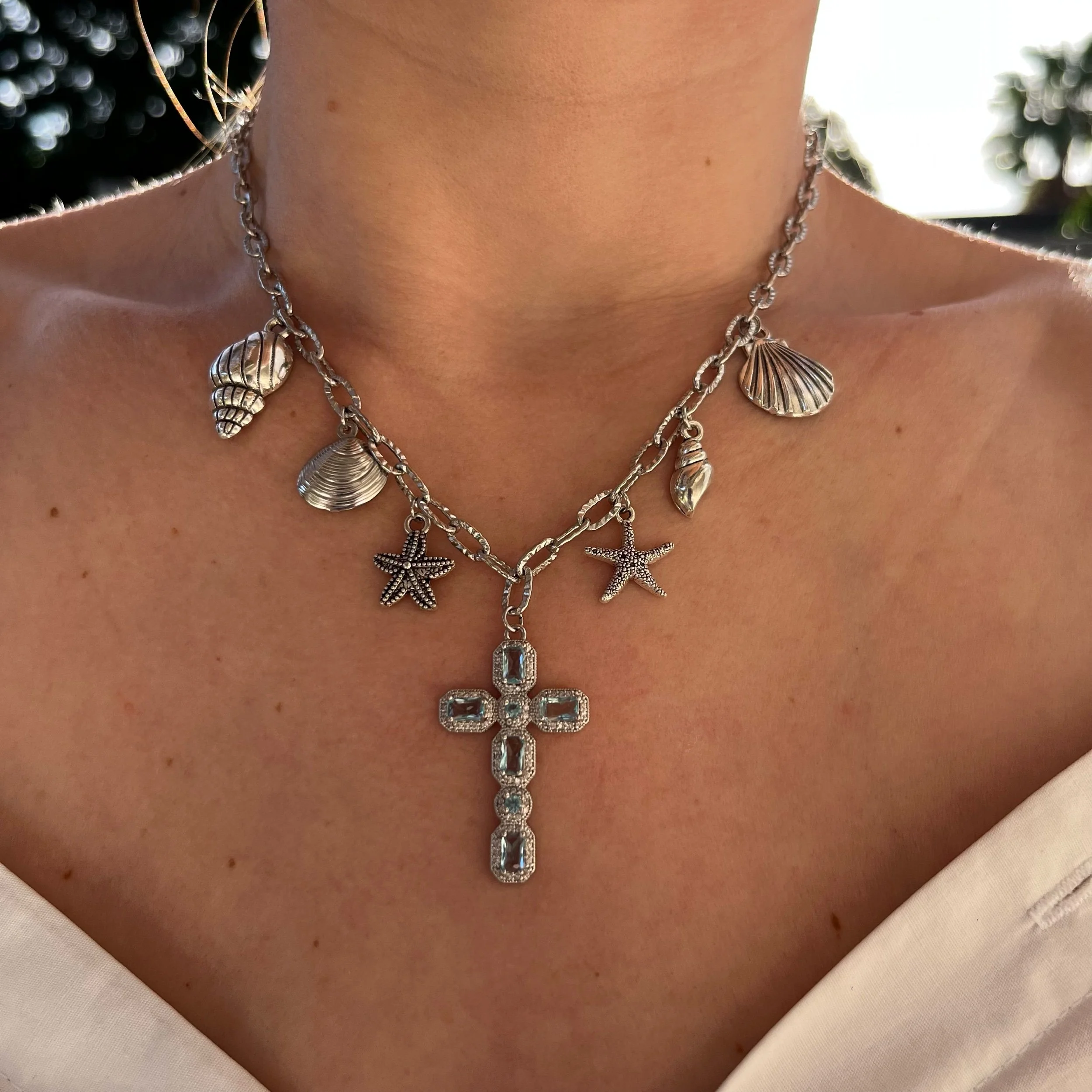 Collier Sky (argenté et croix bleu ciel)