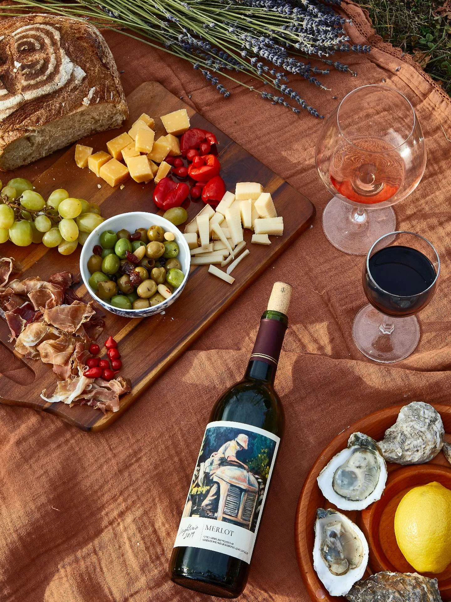 I mean, it&rsquo;s always a good time to have a picnic at the vineyard 🧺🍇🦪🧀 You always can bring your own to Loughlin&rsquo;s to enjoy! See everyone tomorrow for @lazybunny_ukulele from 1-4pm