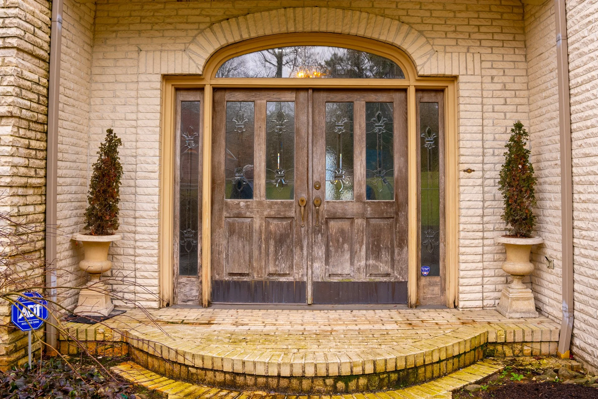 ZC_CRSExteriors_5132RioVistaLn_Before_EDITED_-6.jpg