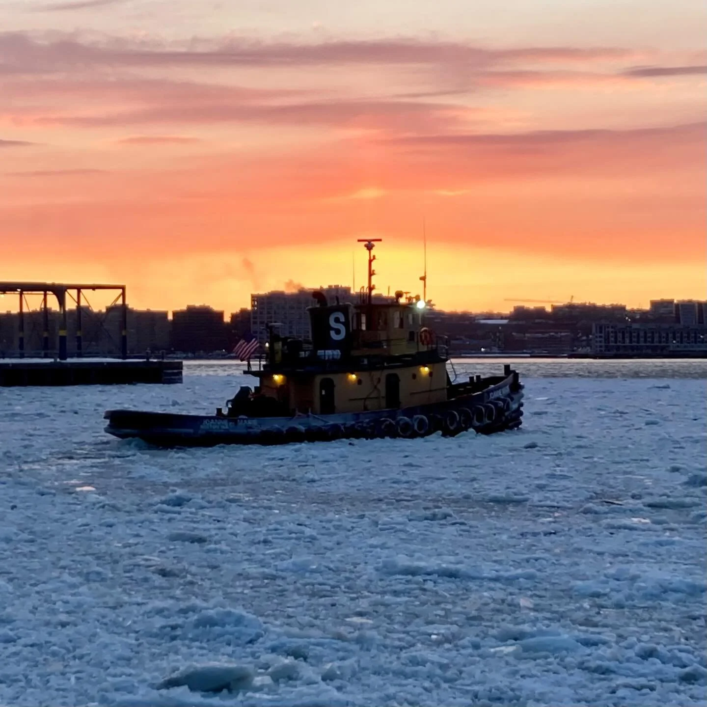The best day this year! Also the coldest. I love this year&rsquo;s harsh winter weather. Oh yeah. Hand warmers are the best, my phone battery went from full to zero in 10 min. Ice breakers in action around the 39th midtown NY Waterway ferry terminal.