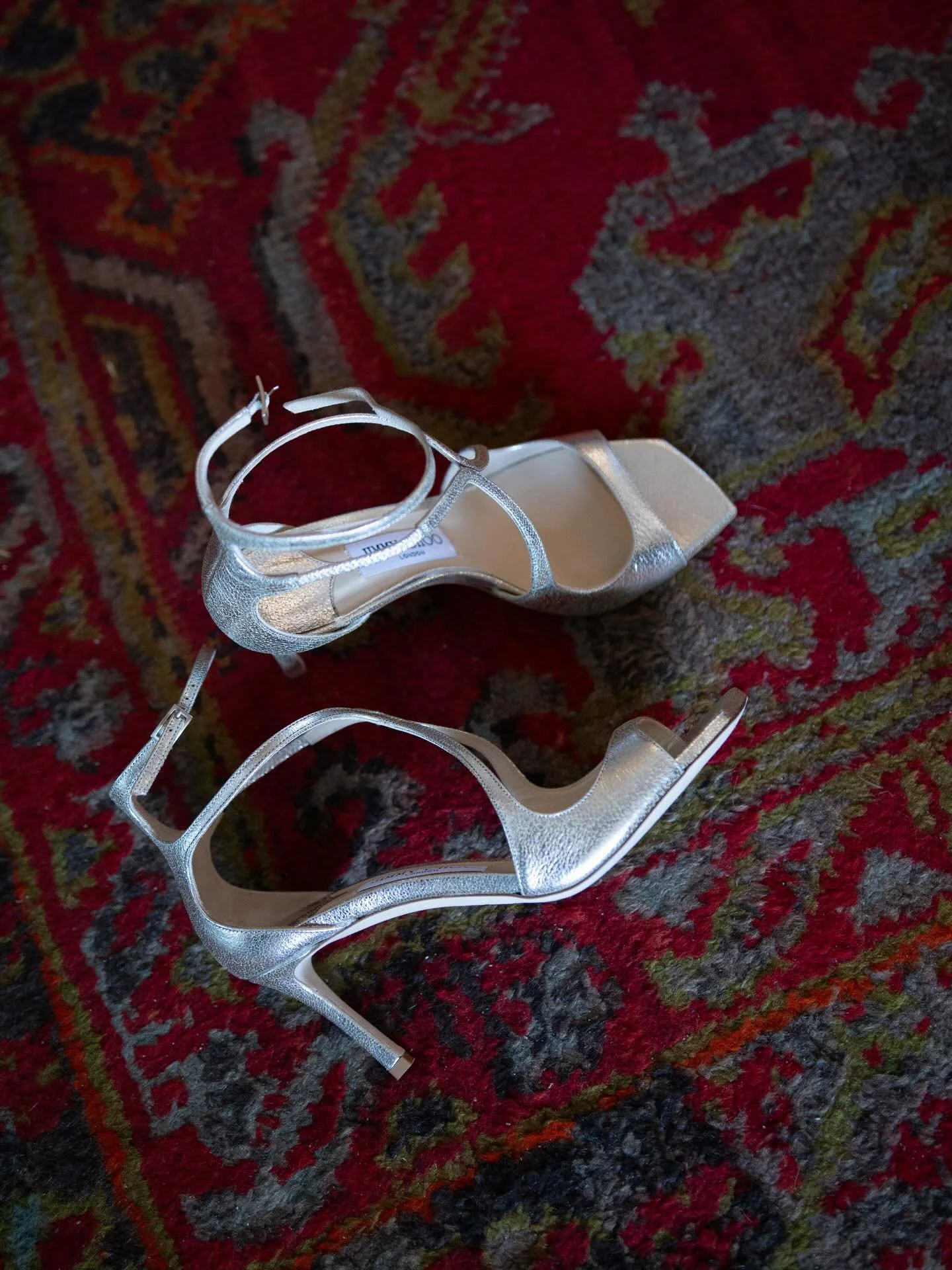 Raffinement &agrave; chaque pas&hellip;

Direction artistique &amp; coordination : @paueme.event
@audreyl_weddingphotographer
 @boutiquelachapelle