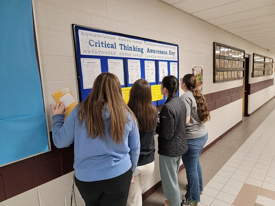 Dareed (2024) Students Engaged in Critical Thinking Activities [Photograph]. Wikimedia Commons. Available at: https://commons.wikimedia.org/wiki/File:Students_Engaged_in_Critical_Thinking_Activities.jpg (Accessed: 15 September 2026).