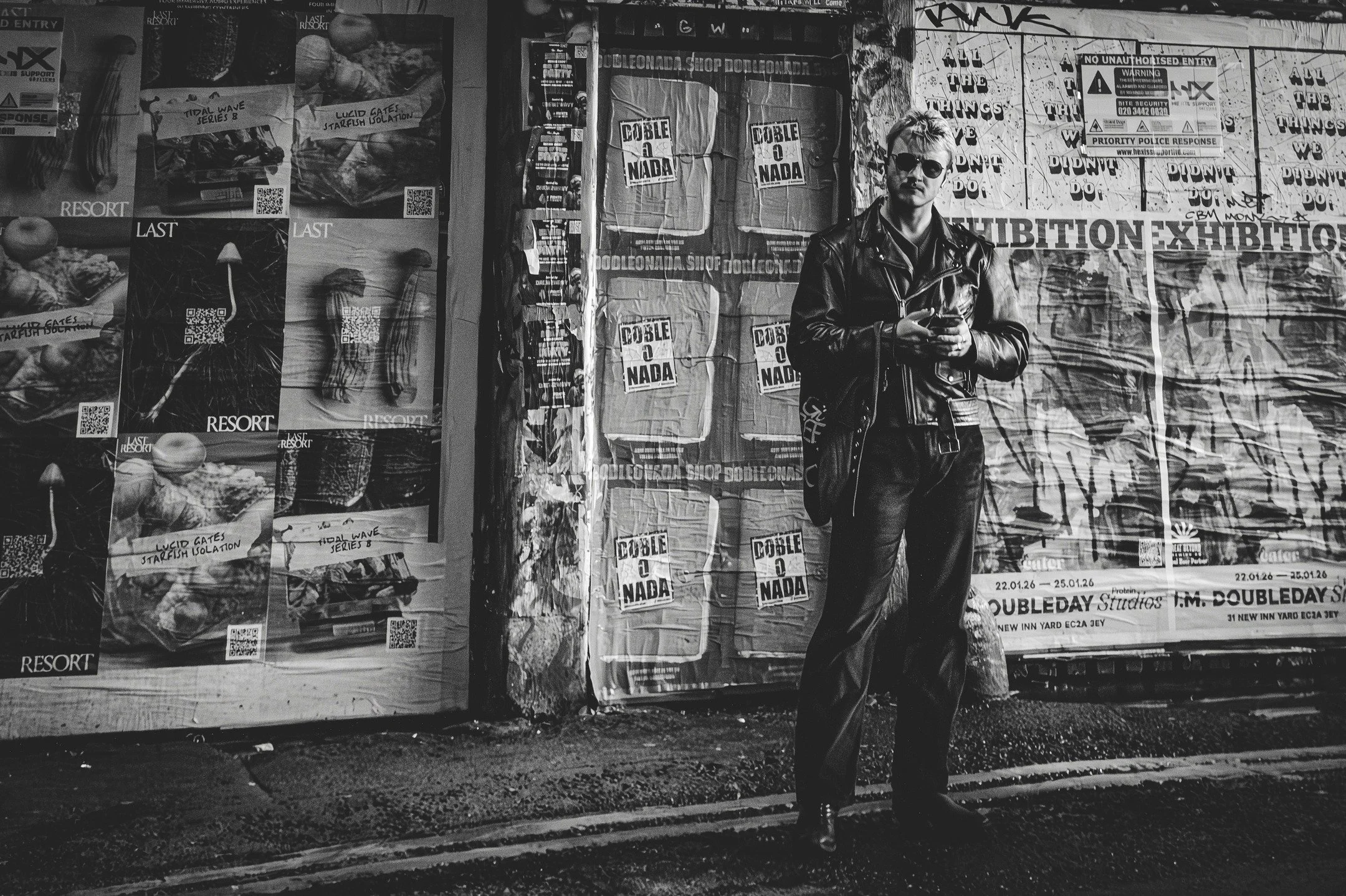 &ldquo;Didn&rsquo;t ask for the photo.
Didn&rsquo;t need to.&rdquo;

Posters screaming, walls peeling, light barely showing up and he just stood there like the city owed him silence.
#StreetObserve
#UrbanPortraits
#StillMoments
#ConcretePeople
#Stree