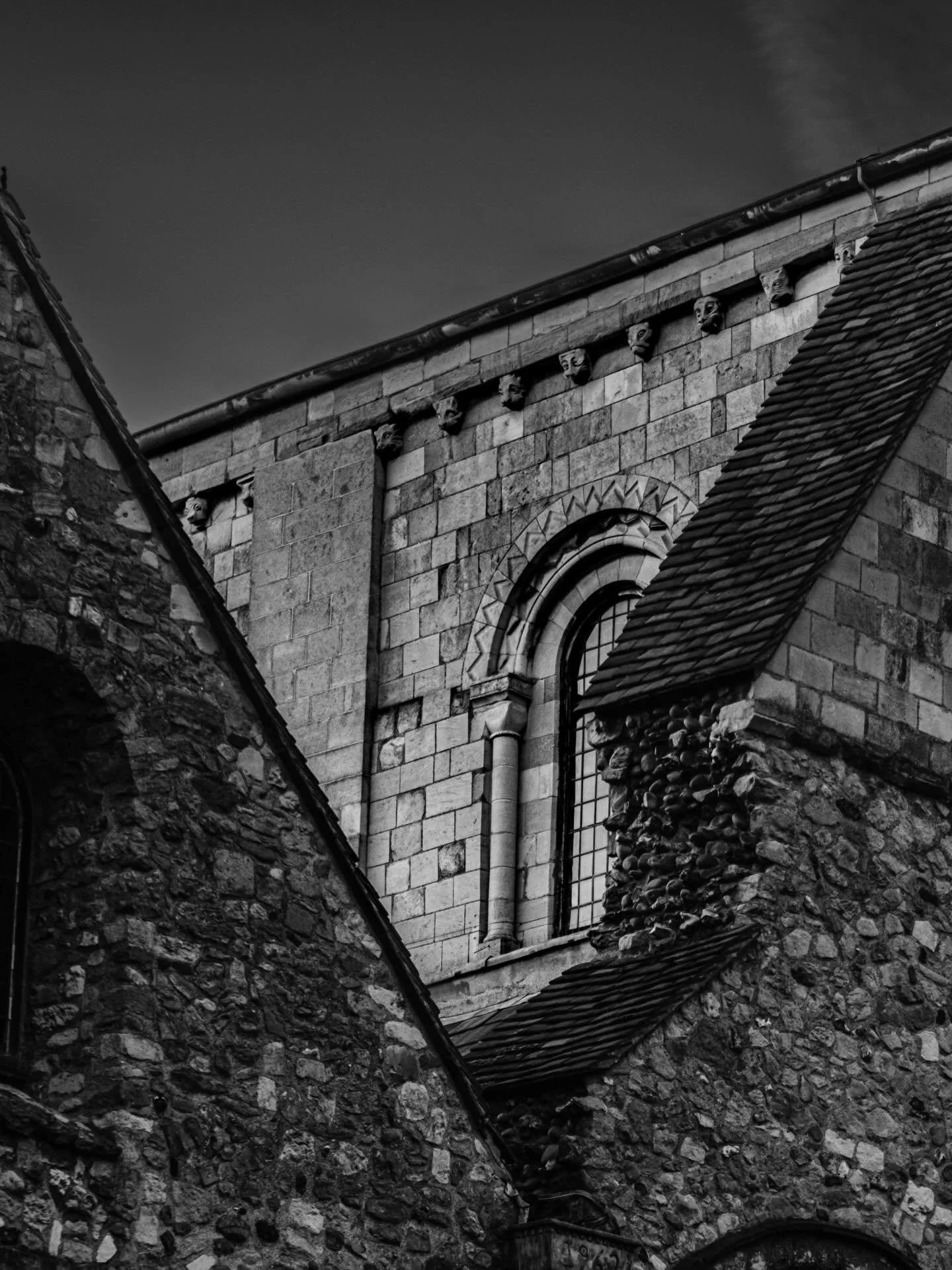 Angles in the Abbey #walthamabbey #church #quietthemind #fujixlovers #hertfordshire