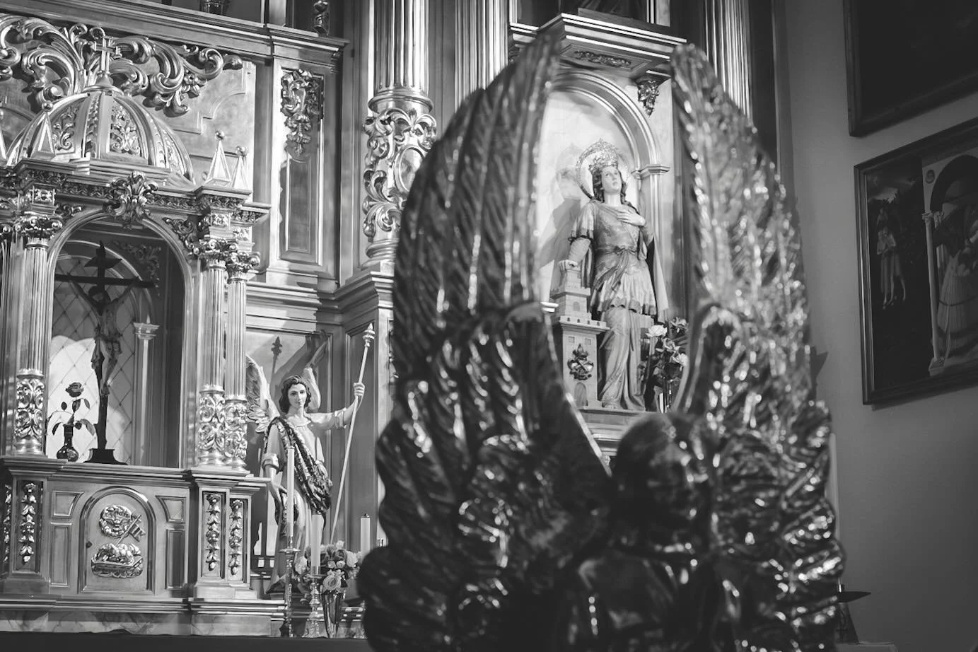 Cartagena.

I liked the angel because it wasn&rsquo;t helping.

#Cartagena #BlackAndWhitePhotography #EverydayObservations #MonochromeLife #PhotographicNotes
