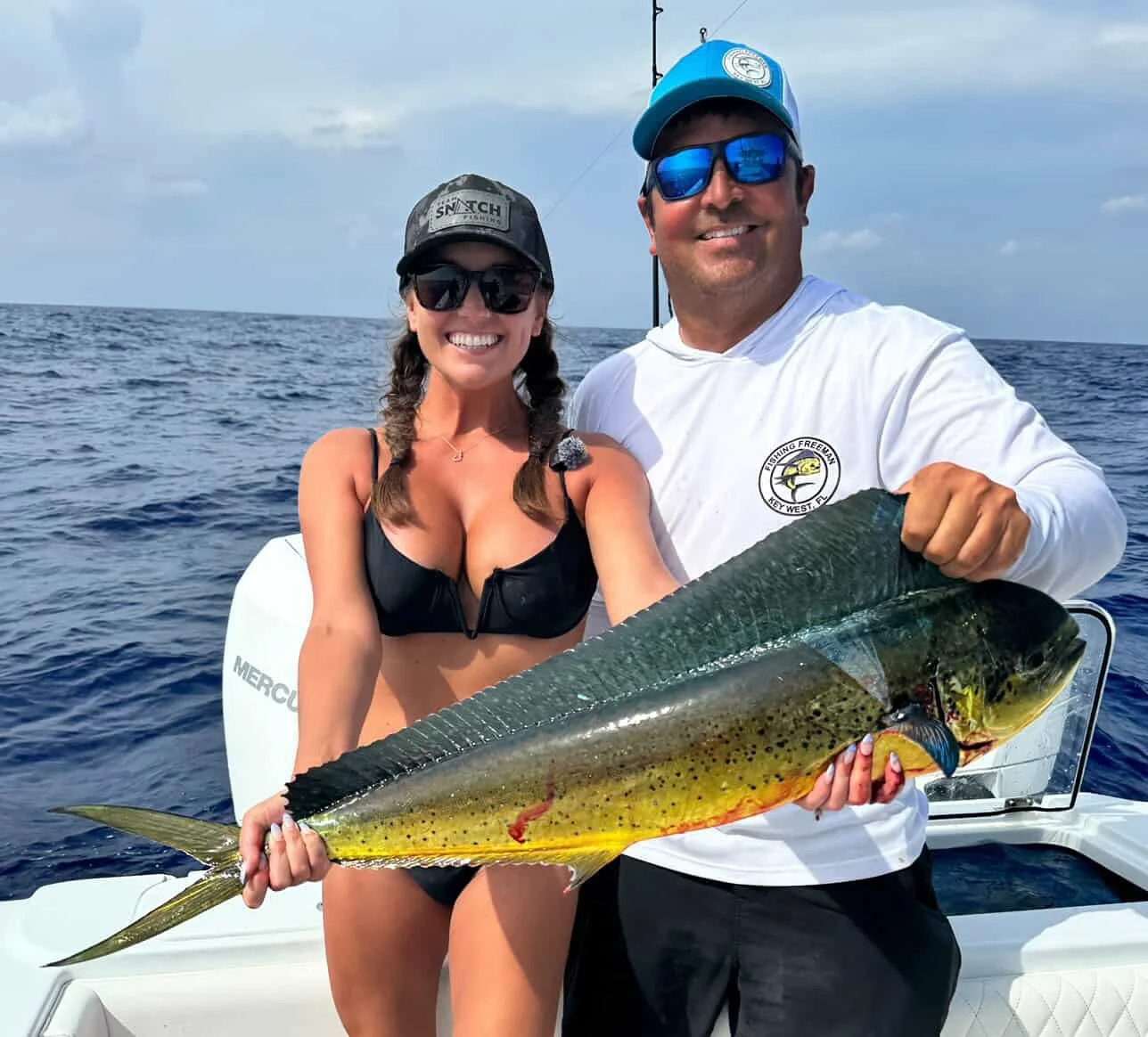 We had the pleasure of fishing with @kyndal_lynn the other day! 

#fishing #mahi