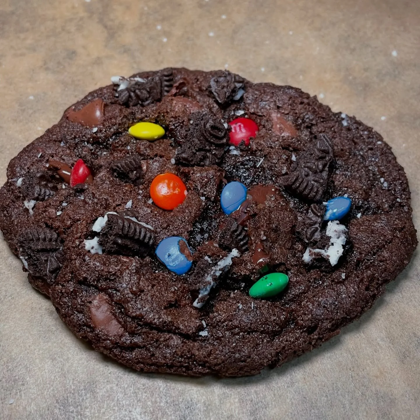 We have the best cookies in Greensboro, NC. Grab something sweet before the store closes today (3/25) at 5pm. Pick up this week is Friday (3/27). 

Orders will resume Sunday (3/29) for pick up next weekend! 

Cookies featured 
🍪 The Choco Mama Loade