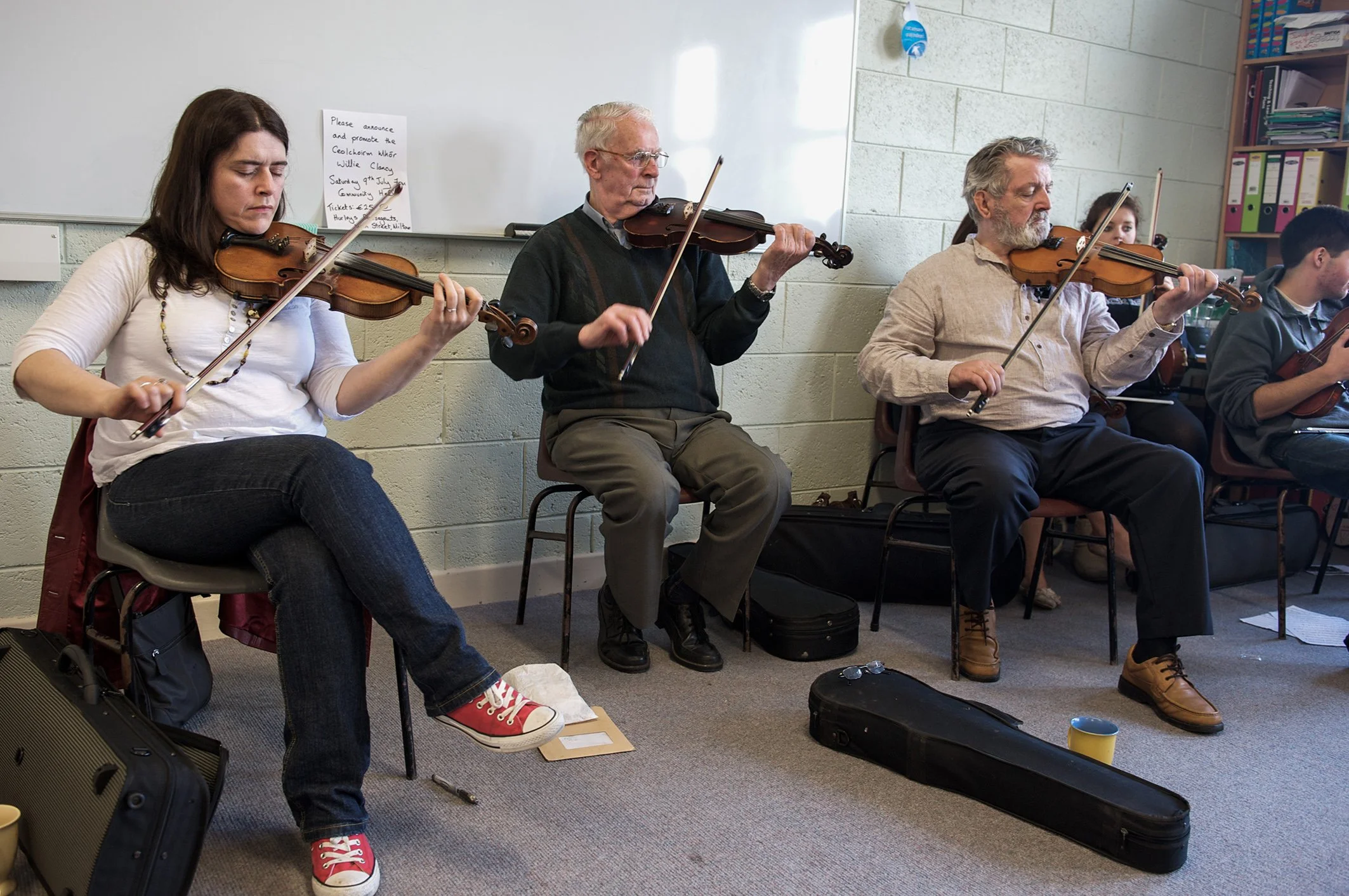 Siobhán Peoples, Peadar O'Loughlin and Tommy Peoples play for fiddle students 2011.