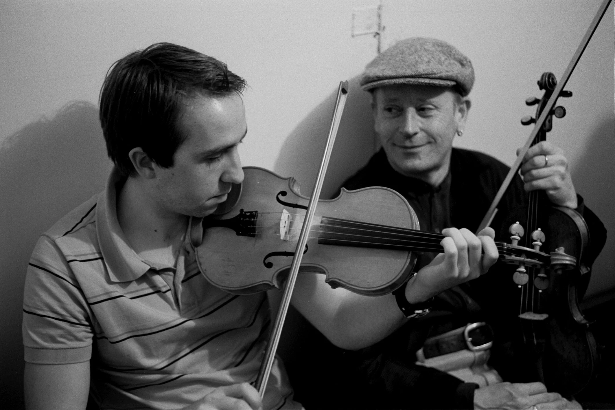 Oisín Mac Diarmada (left) and Gerry Harrington backstage during the 2007 fiddle recital.