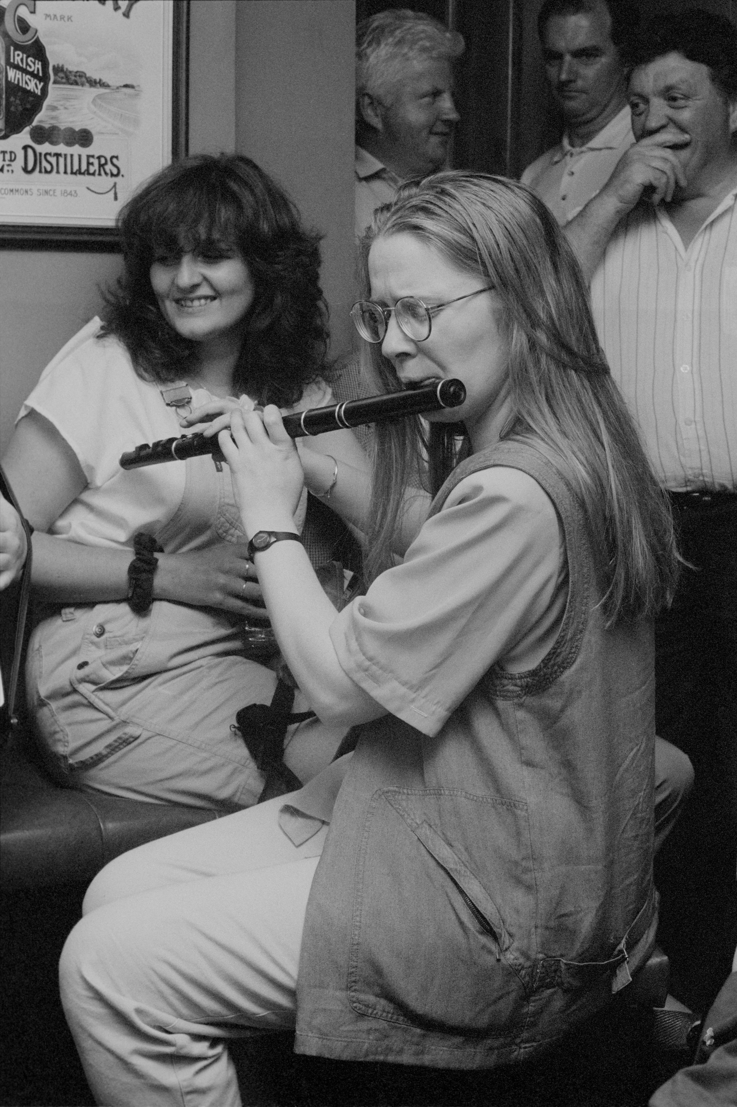Eibhlín de Paor playing in Queally's 1995.