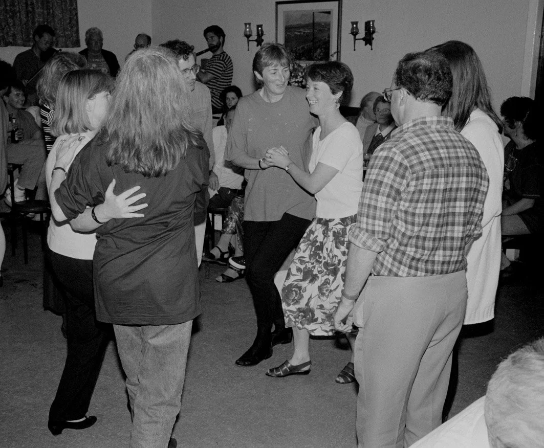 Set dancers in Gleeson's of Coore, 1993.
