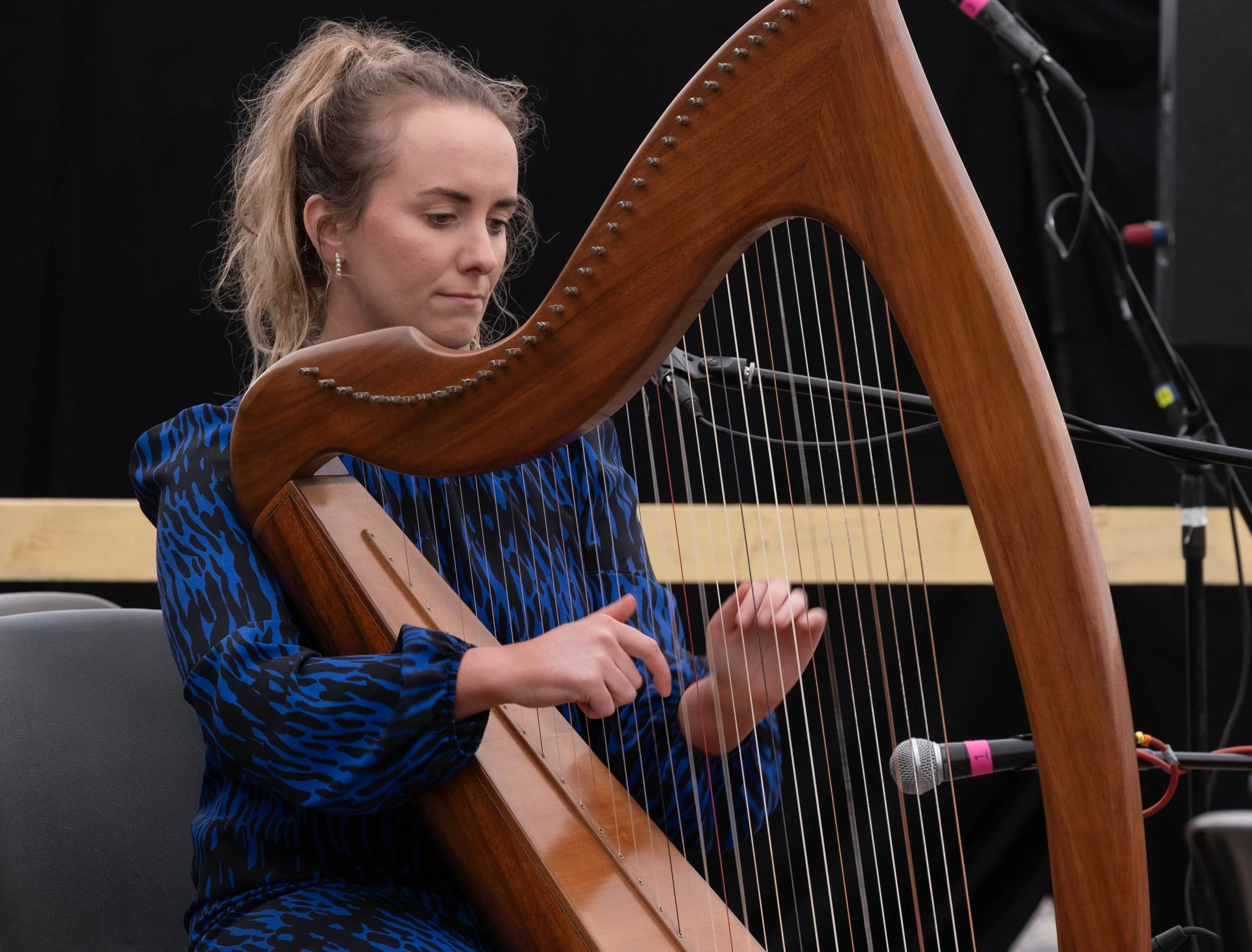 Lauren O'Neill performing in the harp recital 2023.