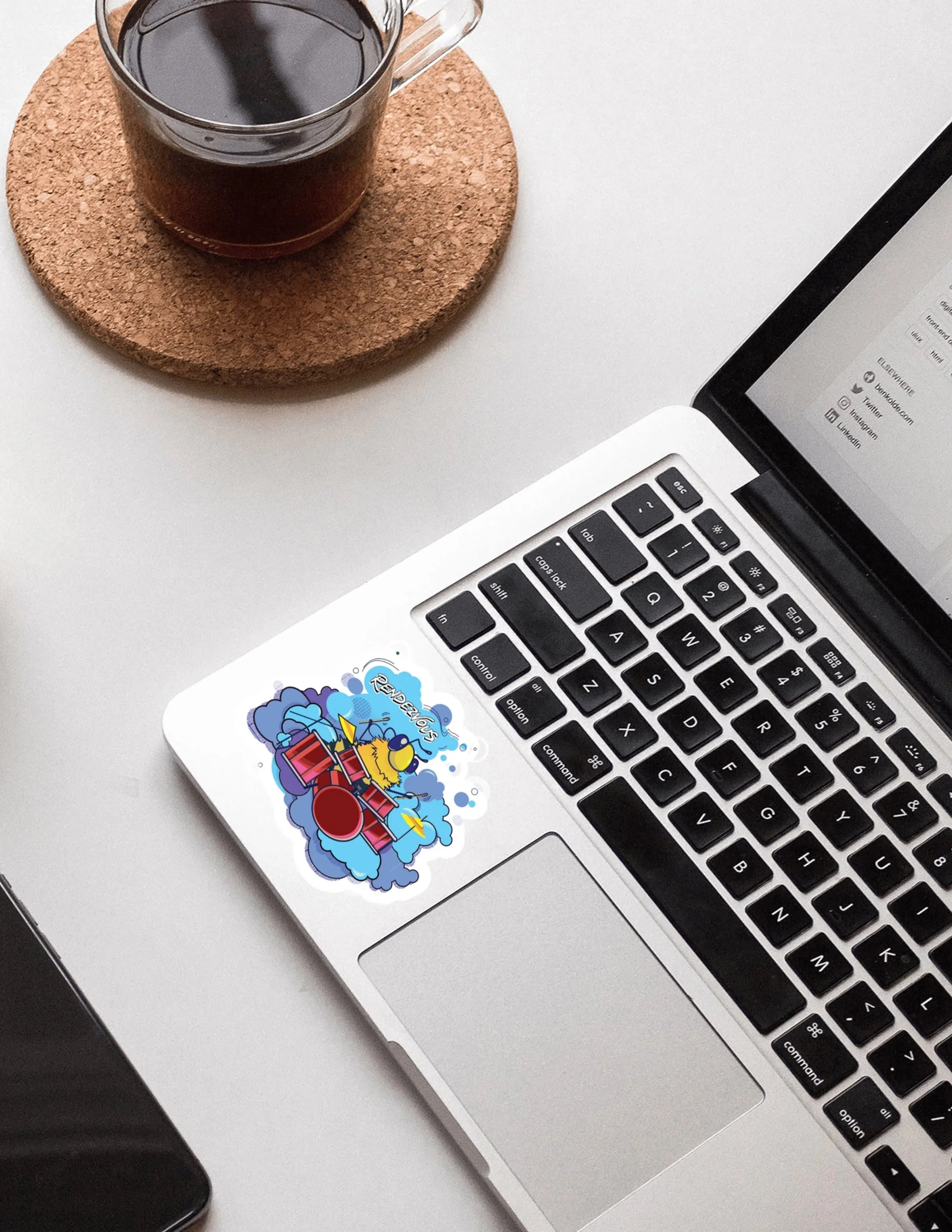 Laptop+Bee.jpg