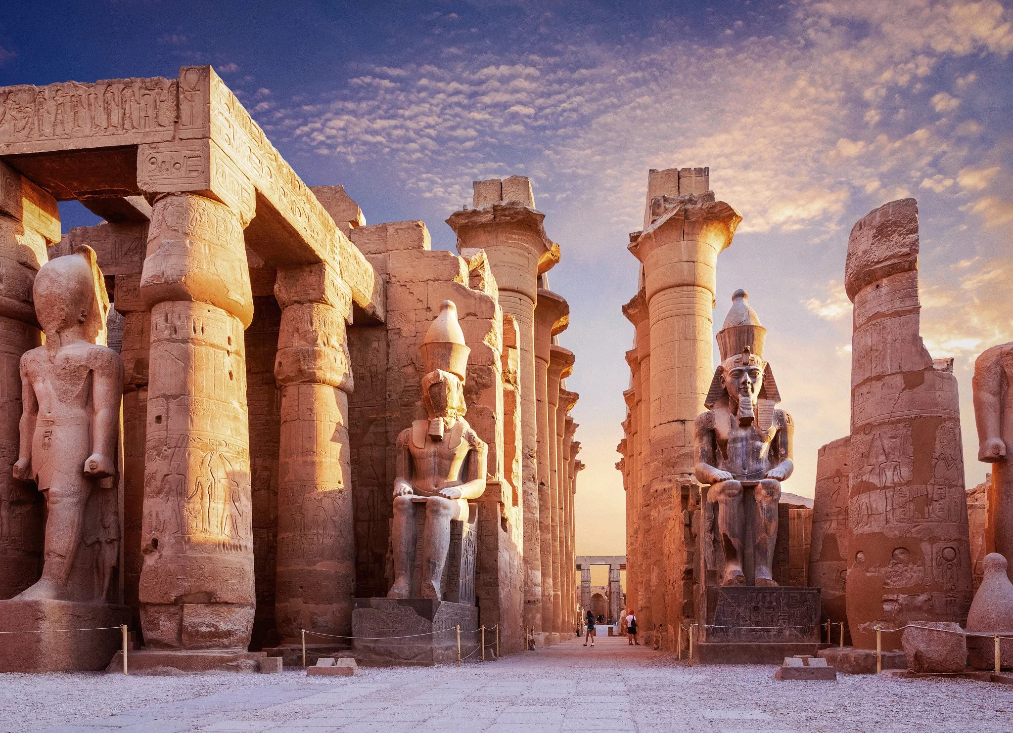 egypt_monument_landmark_shutterstock_1997301695-test.jpg