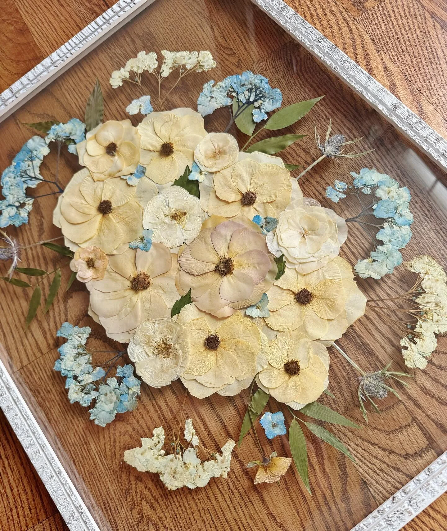 designed to endure 🤍🩵

#marigoldandmoon #marylandbride #floral #floralpreservation #flowerpreservation #flowerpressing