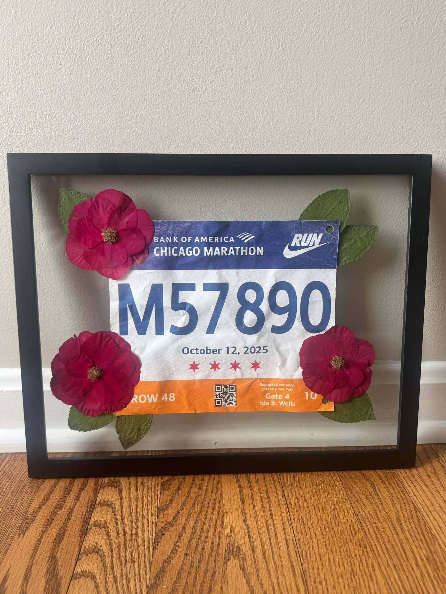 a small way to hold onto a huge accomplishment. ✨

#floralpreservation #flowerpressing #marigoldandmoon