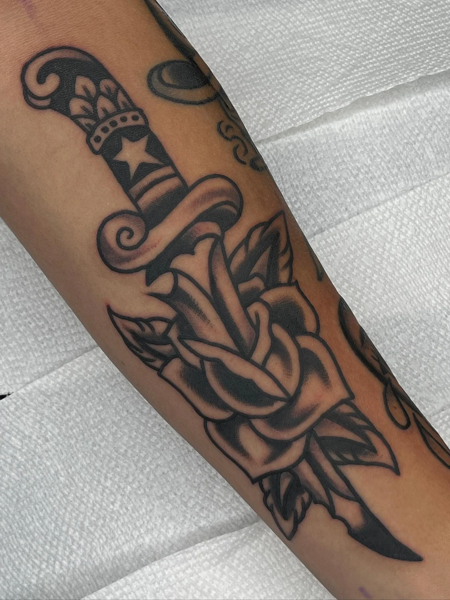 🌞Black and grey🌞
Dm me to start your black and grey sleeve! 
Made @twinsunschapelhill and @twinsunsdurham , shout-out to both DJ and Kyle for being tough as nails! 
.
.
#twinsuns #chapelhill #durham #nctattooers