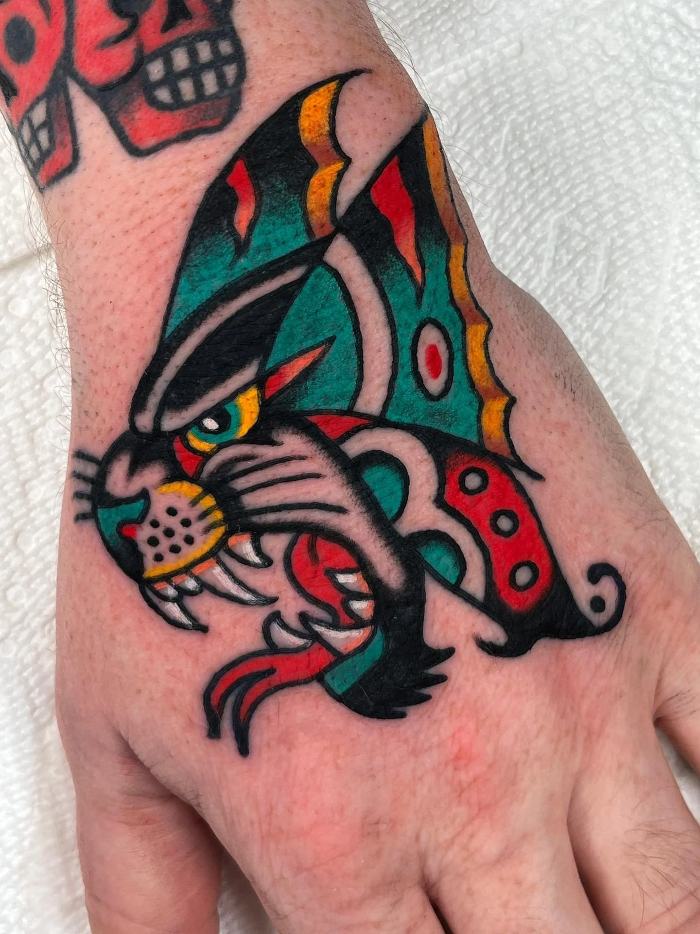 🌞Tattoos in three flavors🌞
Thanks to everyone who gets tattooed ☮️
Made with love @twinsunschapelhill and @twinsunsdurham 
.
.
#tattoo #boldtattoo #americantraditional #durham #nctattooers #chapelhill