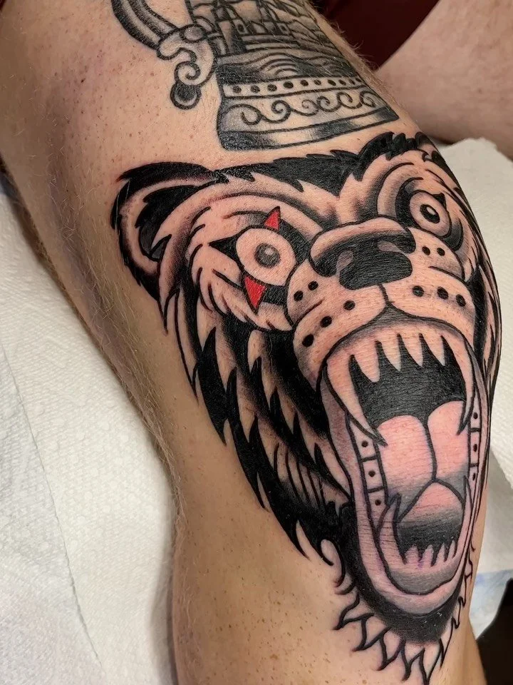 🌞TATTOO🌞
Little behind on posts I hope y'all had a good holiday! I know I did :-)
Bear knee, panther, chad k flash on my brother!
Thank you to everyone who gets tattooed!!!

NOW BOOKING!!!!! @twinsunschapelhill and @twinsunsdurham link in bio to bo