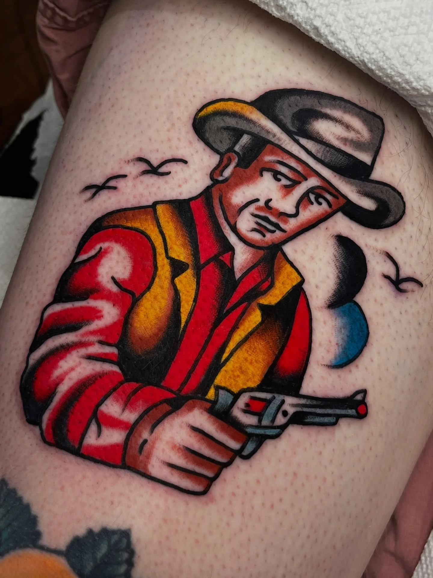 🌞TATTOO🌞
Some recent tattoos! Thank you everyone who gets tattooed. 
BOOKING NOW CLICK THE LINK IN THE BIO! Plenty of new flash to look at in the shop find me @twinsunsdurham or @twinsunschapelhill.
.
.
#tattoo #americantraditional #gunsmoke #tradi