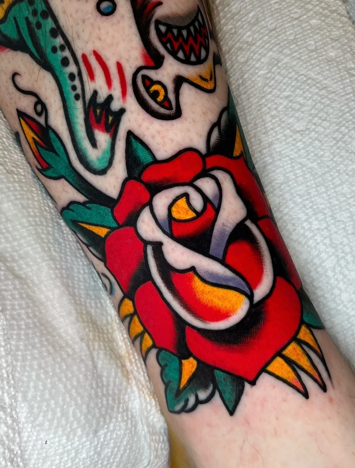 🌞TATTOO🌞
Tattoos made with love! :-)
Booking link in bio or just shoot me a dm! Sometimes my intake form acts up, so if you haven&rsquo;t gotten an email check your spam or shoot me a dm.
Find me @twinsunschapelhill and @twinsunsdurham 
.
.
#tattoo