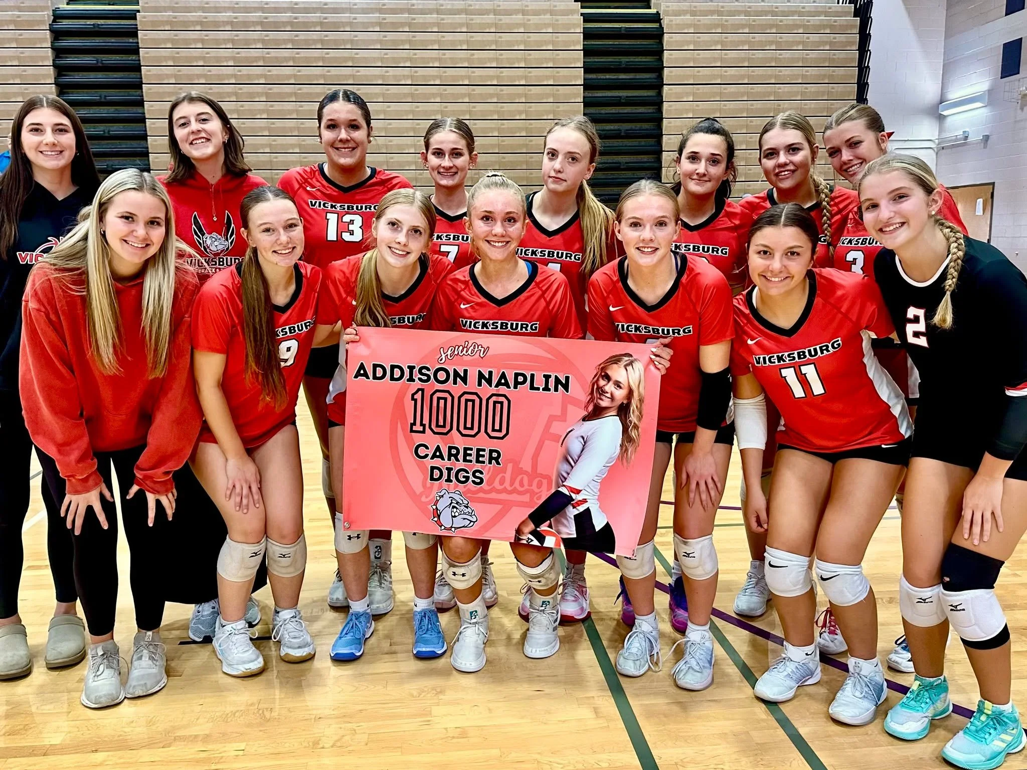 Congratulations to Vicksburg outside hitter Addison Naplin for achieving her 1,000th career dig tonight at the Constantine Quad! Addison adds this milestone to her belt, along with her 1,000 career kills.