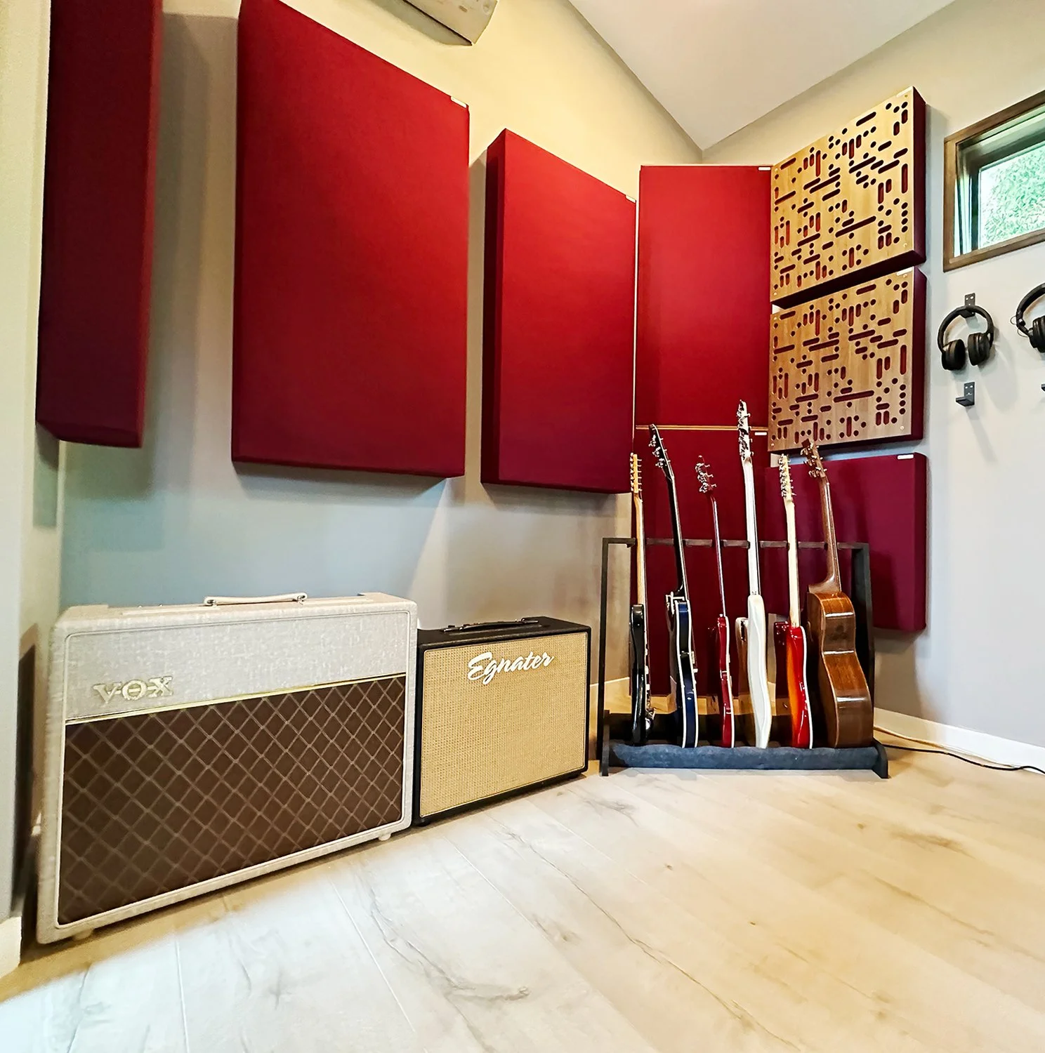 Tiny Island Studios: Guitar World