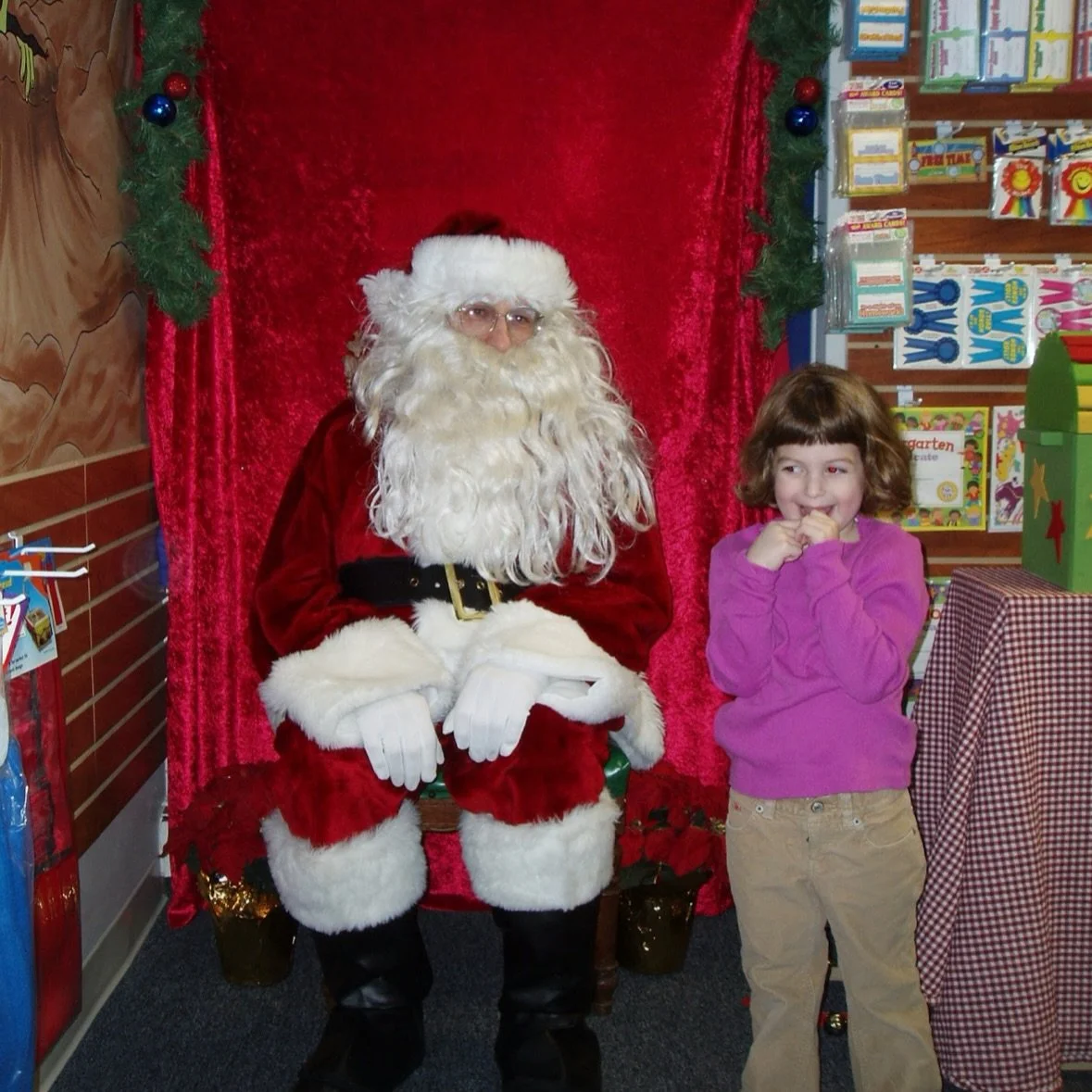 🎅✨ Selective Mutism + Santa: Supporting Brave Moments ✨🎅

For many children with Selective Mutism, meeting Santa isn&rsquo;t just exciting&mdash;it can feel overwhelming. A new grown-up, unfamiliar environment, pressure to talk, bright lights, long