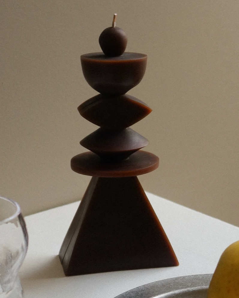 AURA GRANDE marron 27,90 HT € H19,5 x L9,5 x P7 cm Prix de vente public 54 €