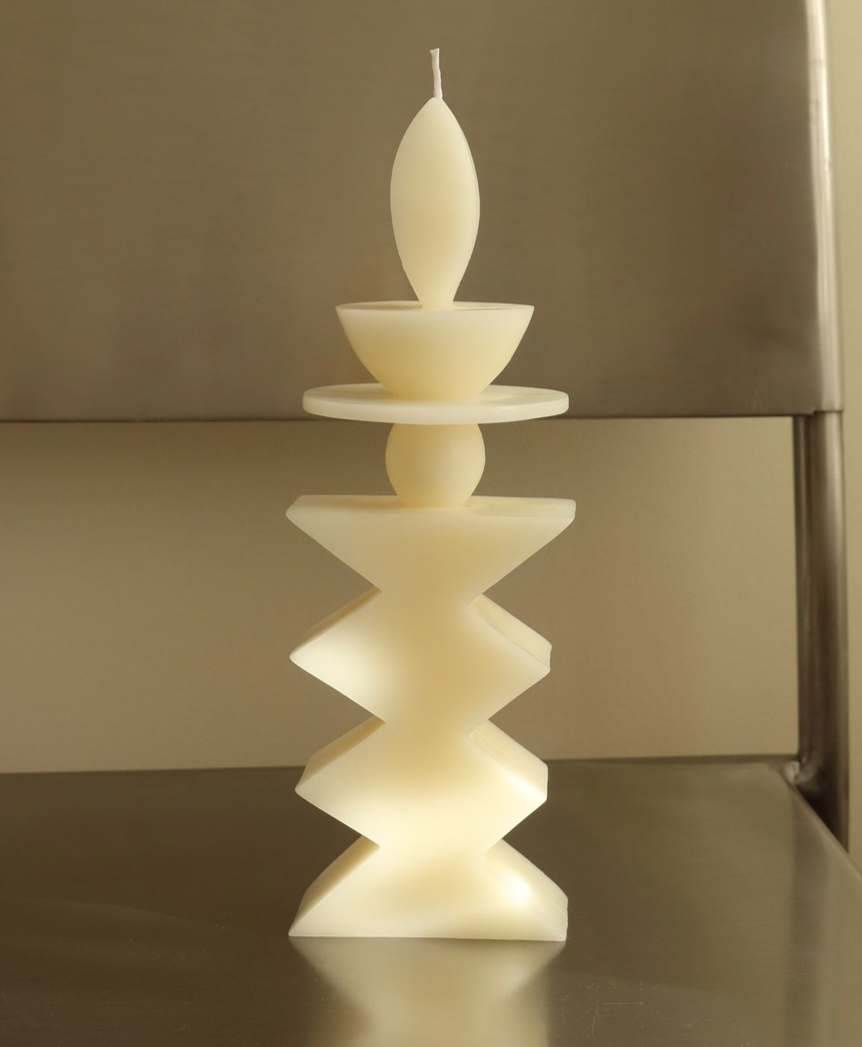 FOGO écrue 27,90 HT € H24 x L8 x P7,5 cm Prix de vente conseillé 54 € TTC
