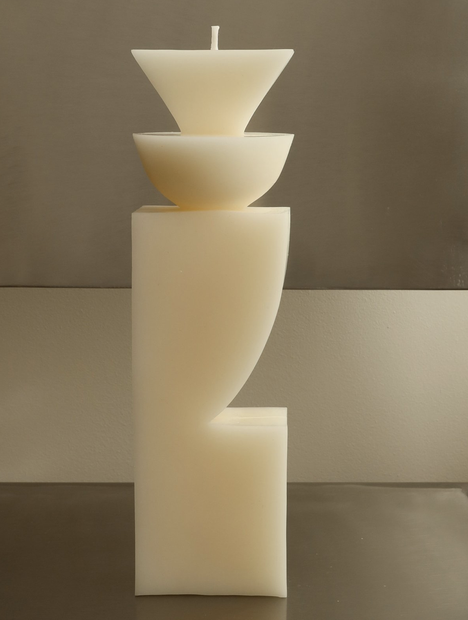 PILAR écrue 43,40 HT € H27,5 x L8 x P8 cm Prix de vente public 84 €